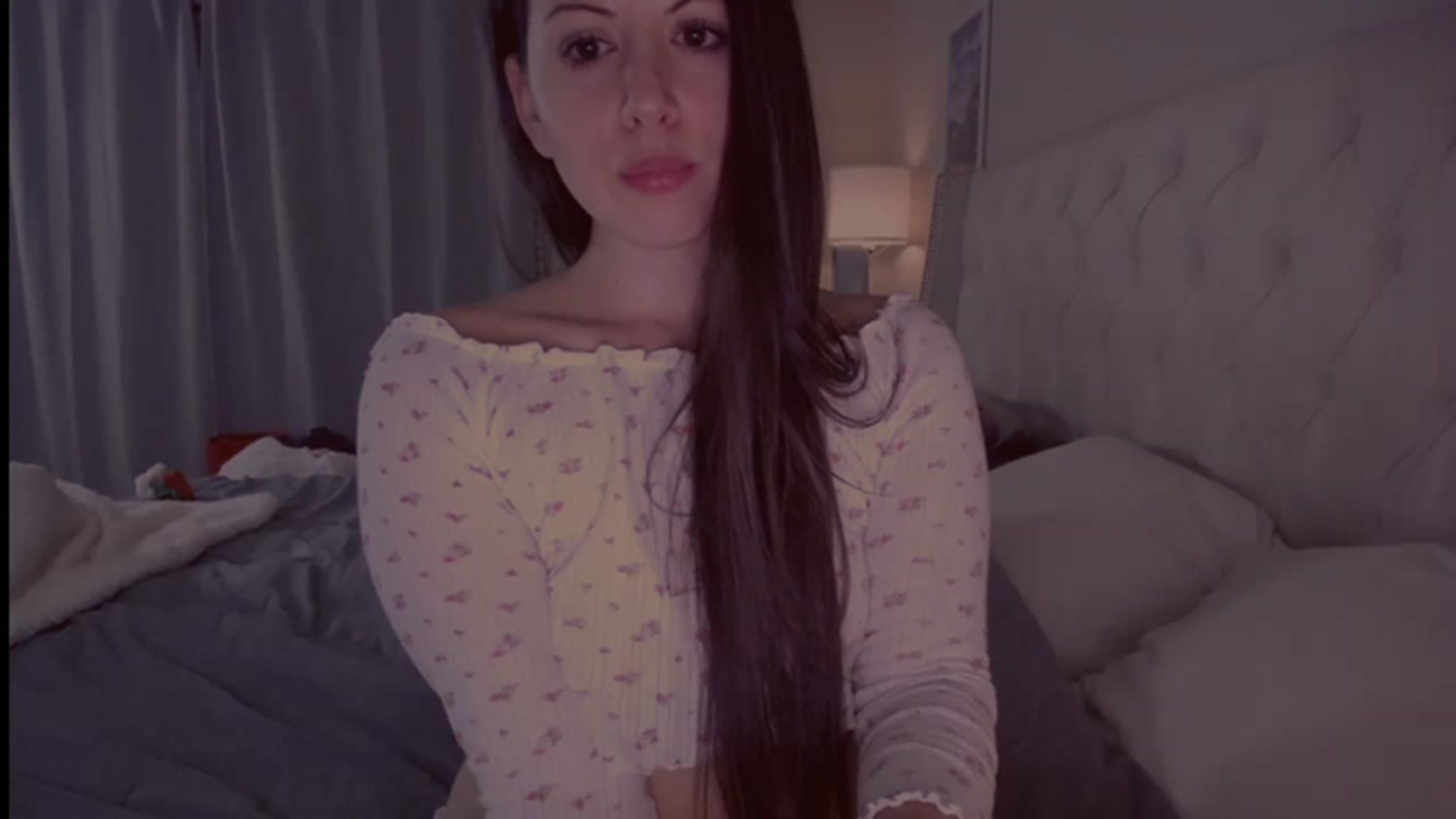 Gallery image thumbnail from Isabelle's myfreecams stream on, 02/02/2023, 07:29 image 19 of 20
