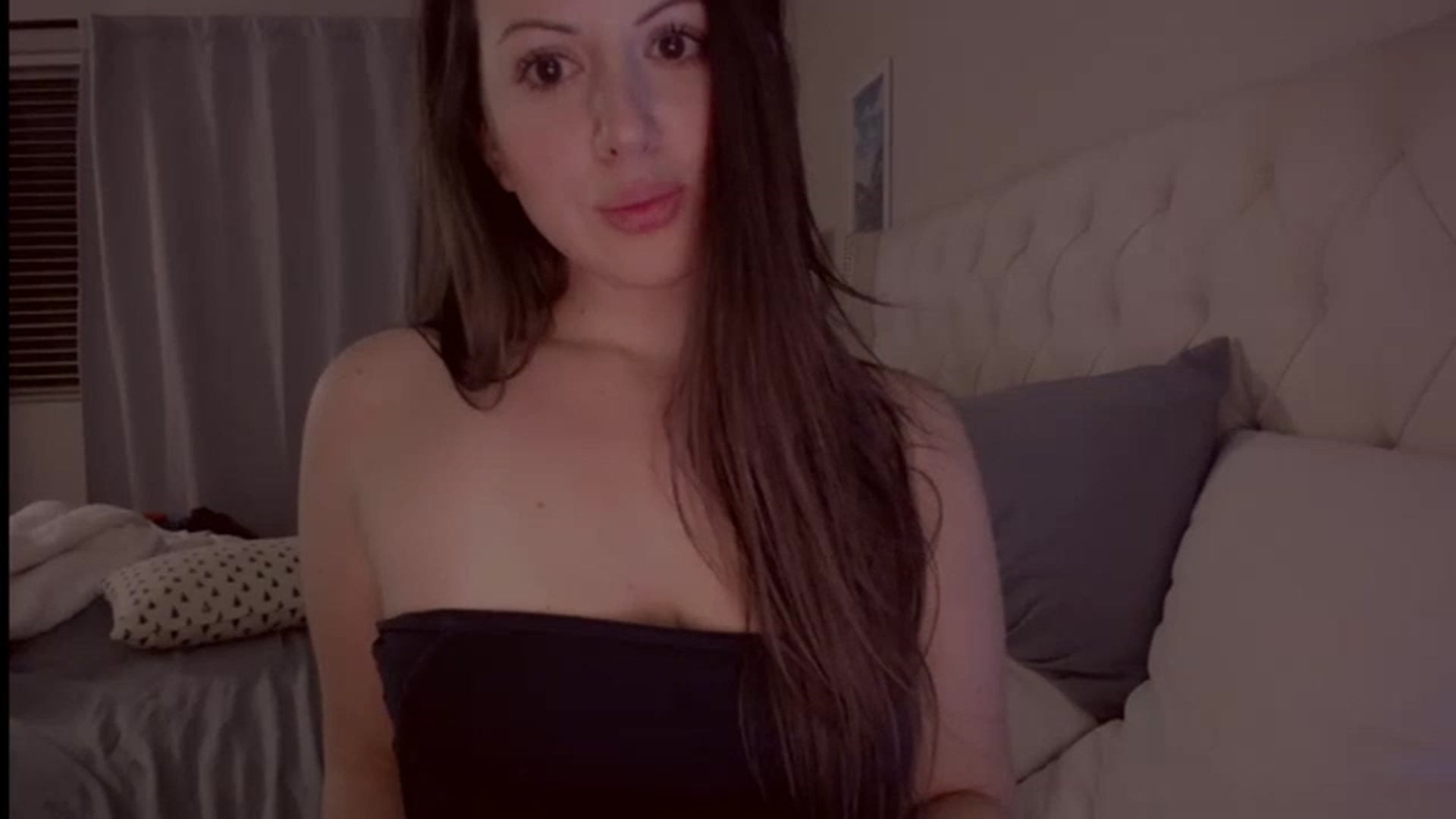 Gallery image thumbnail from Isabelle's myfreecams stream on, 02/12/2023, 13:02 image 5 of 20