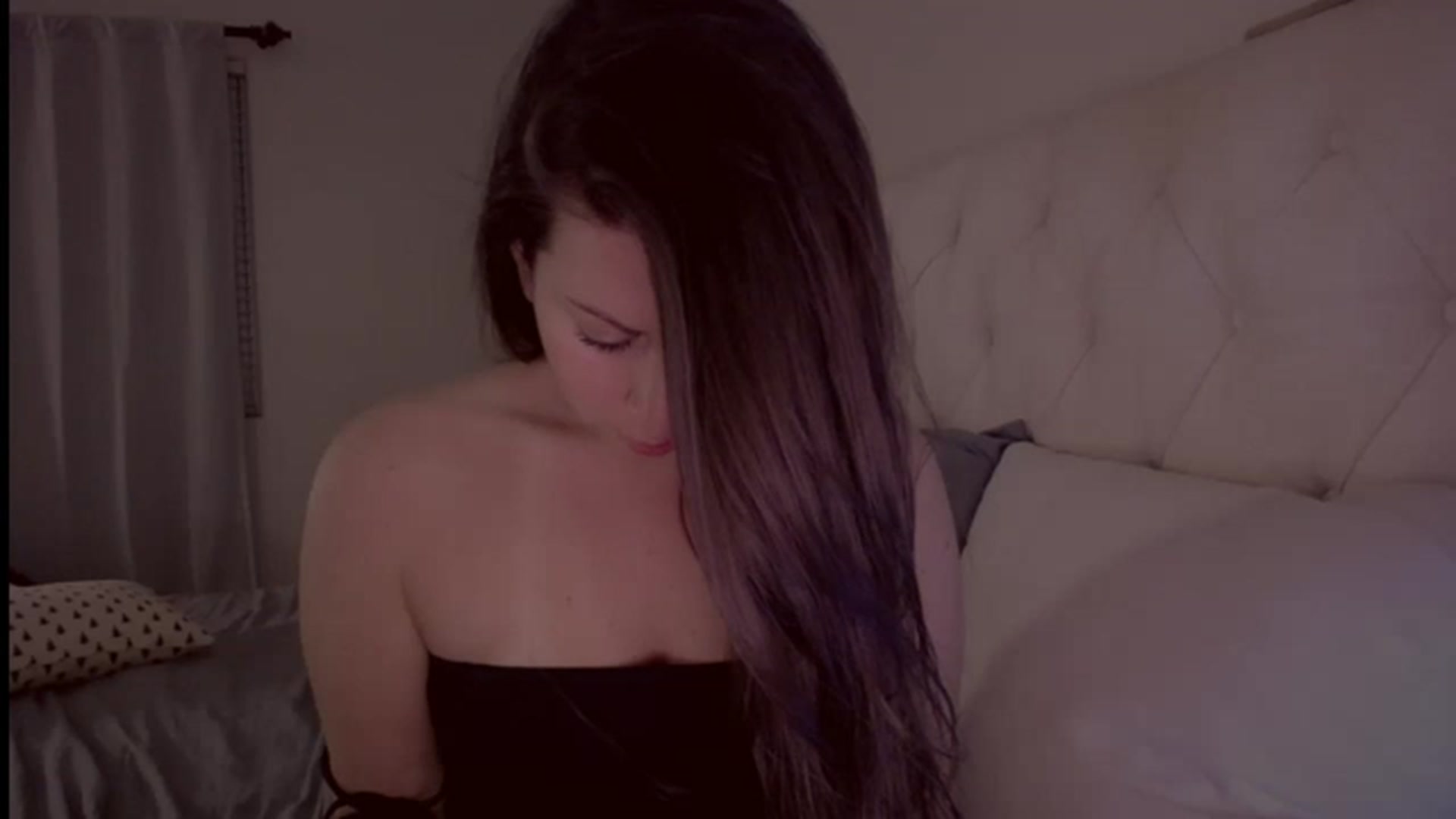 Gallery image thumbnail from Isabelle's myfreecams stream on, 02/12/2023, 13:02 image 12 of 20