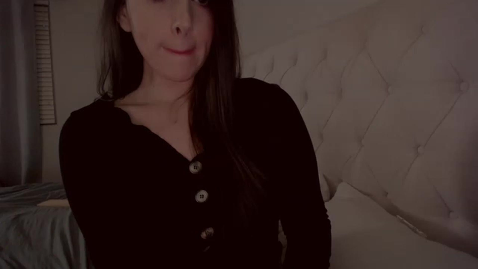 Gallery image thumbnail from Isabelle's myfreecams stream on, 02/27/2023, 08:04 image 6 of 20