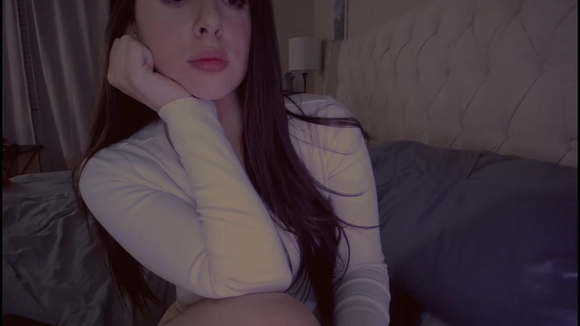 Gallery image thumbnail from Isabelle's myfreecams stream on, 05/30/2023, 09:39 image 8 of 20