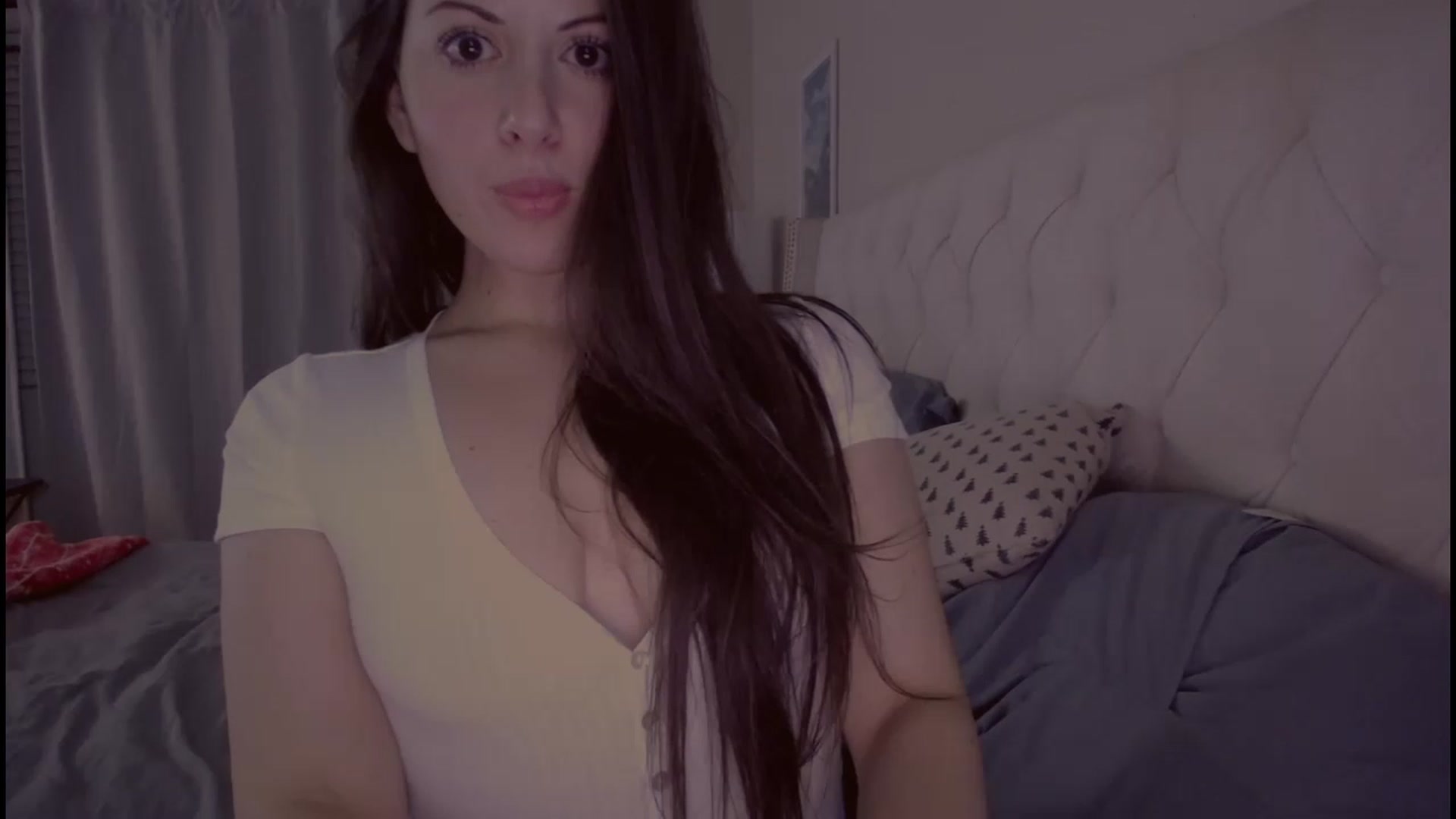 Gallery image thumbnail from Isabelle's myfreecams stream on, 05/31/2023, 08:16 image 15 of 20