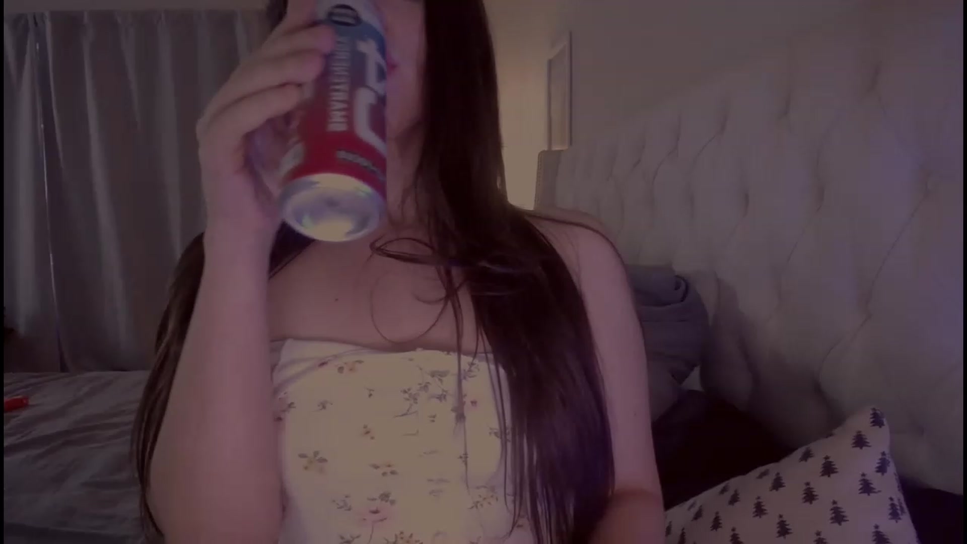 Gallery image thumbnail from Isabelle's myfreecams stream on, 06/05/2023, 13:09 image 17 of 20