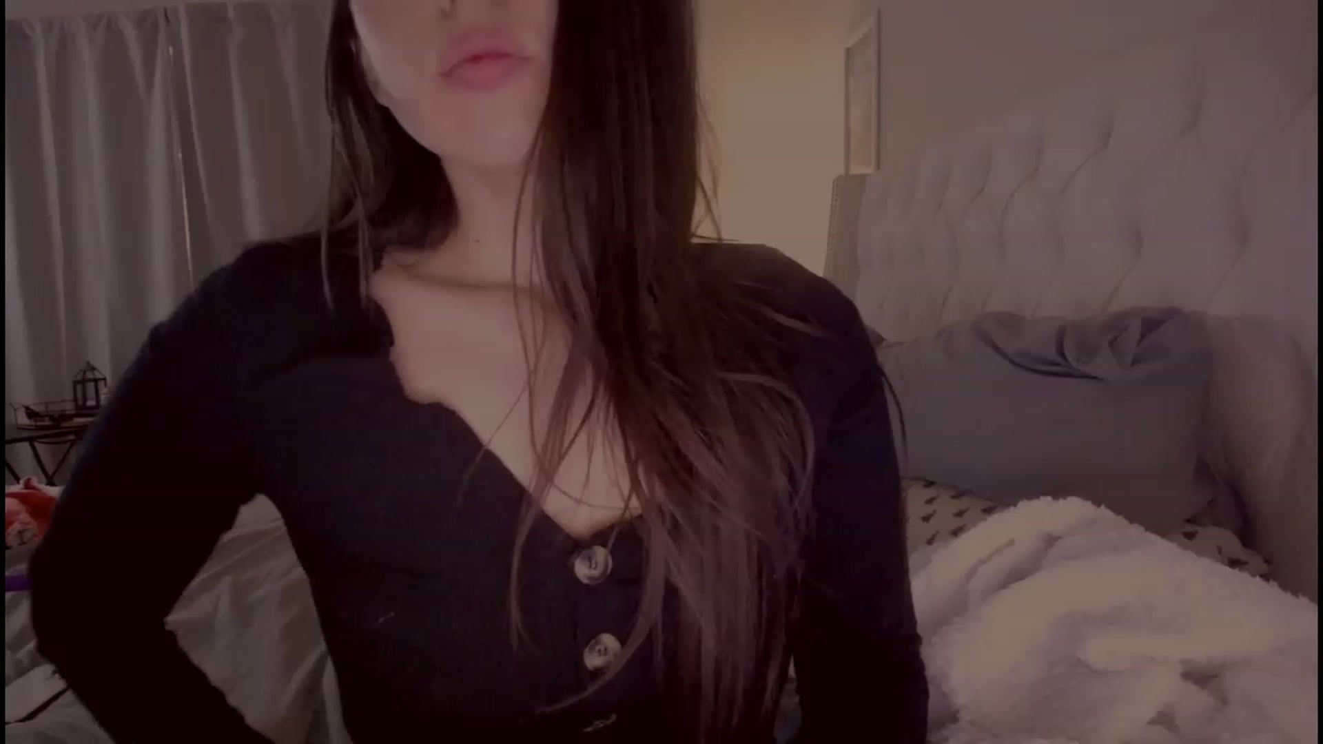 Gallery image thumbnail from Isabelle's myfreecams stream on, 06/07/2023, 12:55 image 15 of 20