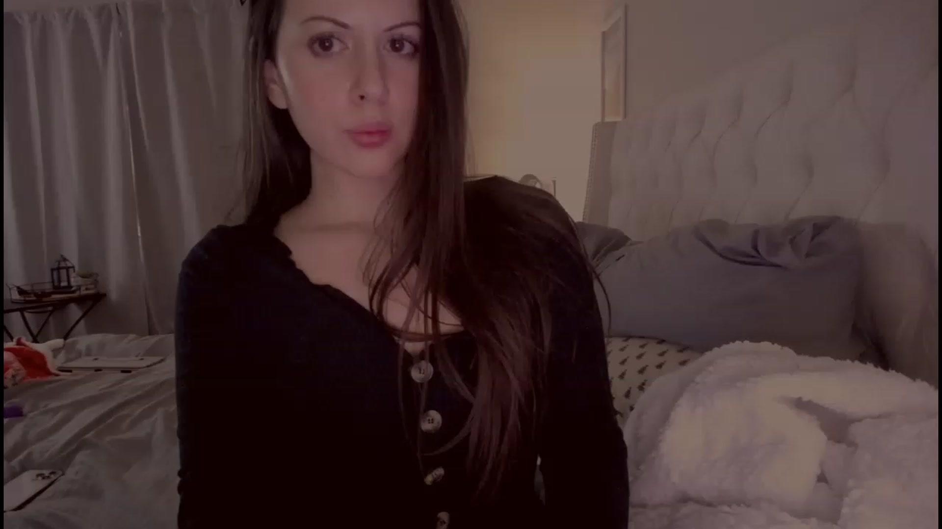 Gallery image thumbnail from Isabelle's myfreecams stream on, 06/07/2023, 12:55 image 4 of 20