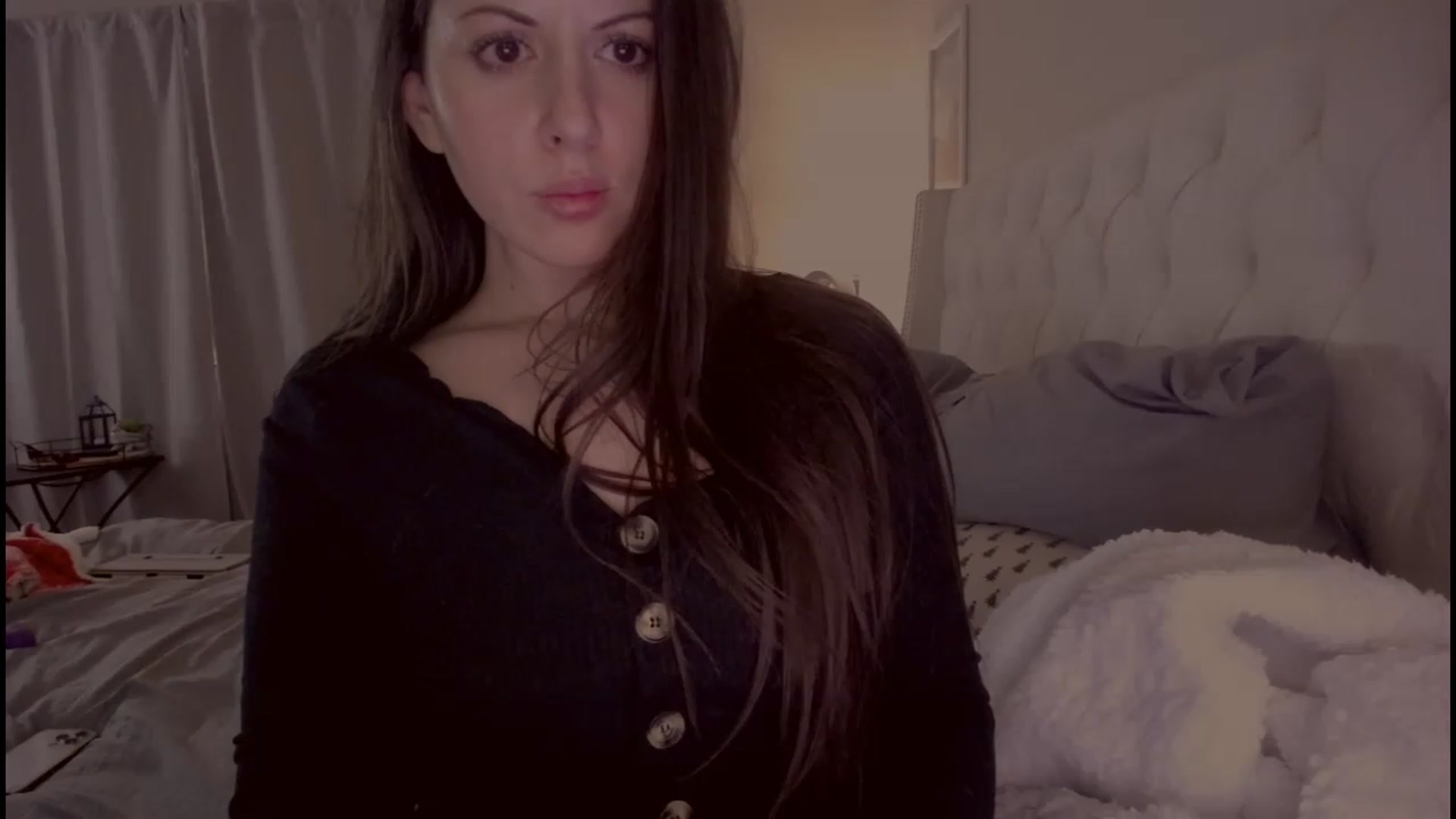 Gallery image thumbnail from Isabelle's myfreecams stream on, 06/07/2023, 12:55 image 1 of 20