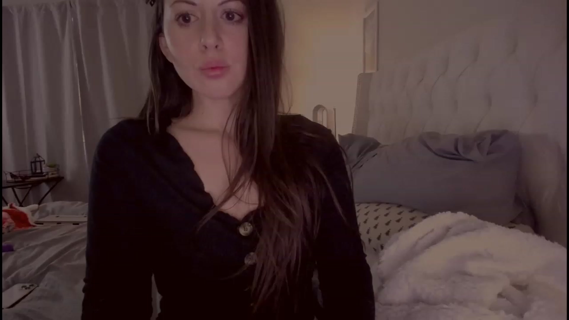 Gallery image thumbnail from Isabelle's myfreecams stream on, 06/07/2023, 12:55 image 11 of 20