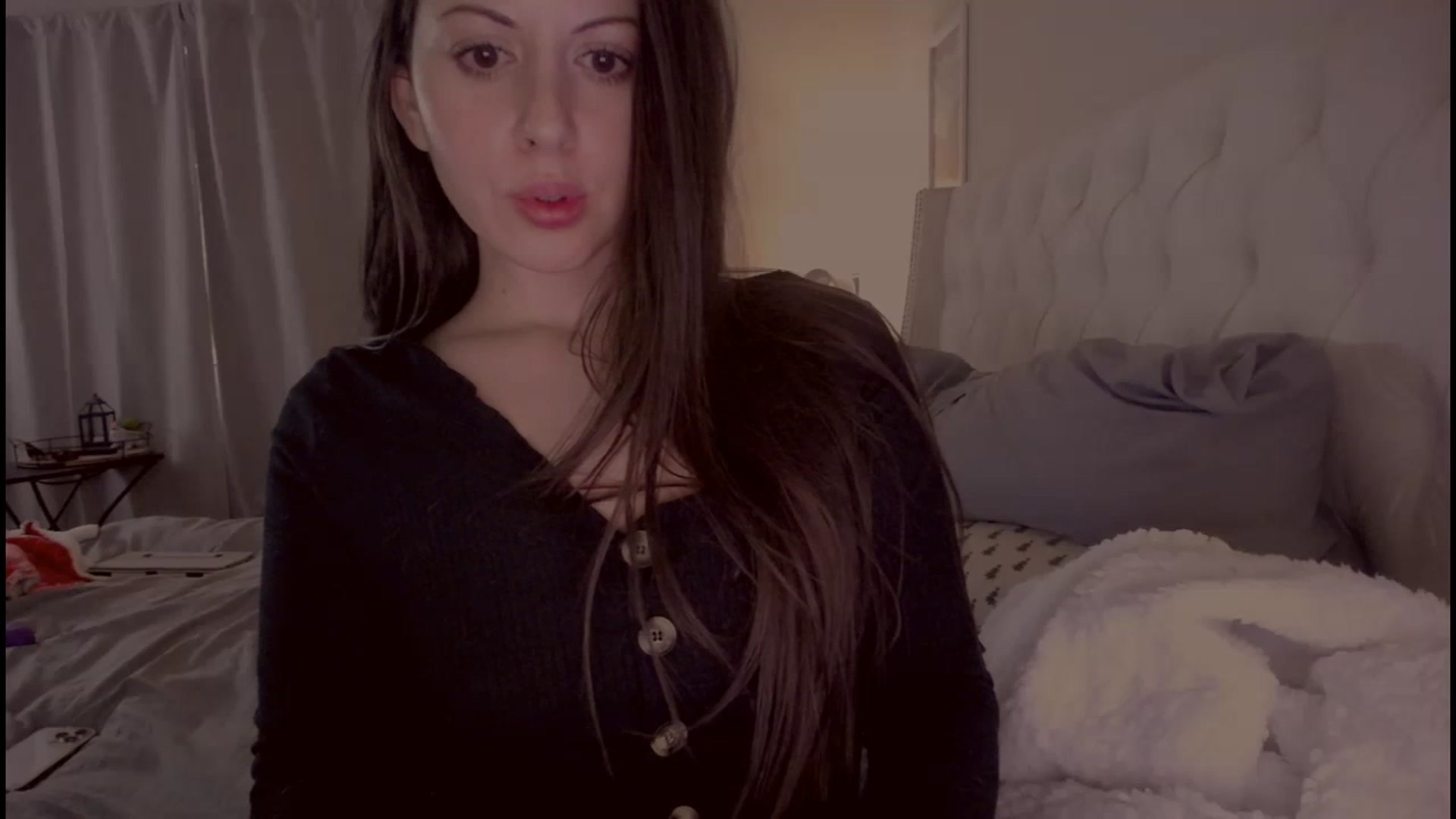 Gallery image thumbnail from Isabelle's myfreecams stream on, 06/07/2023, 12:55 image 8 of 20