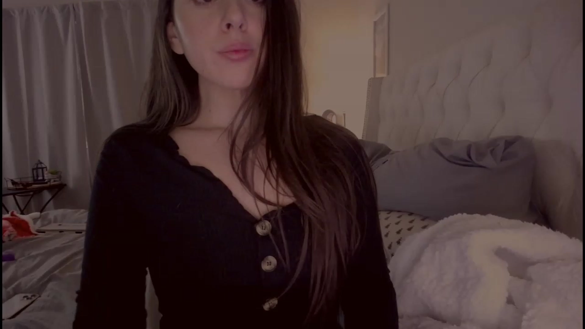 Gallery image thumbnail from Isabelle's myfreecams stream on, 06/07/2023, 12:55 image 2 of 20
