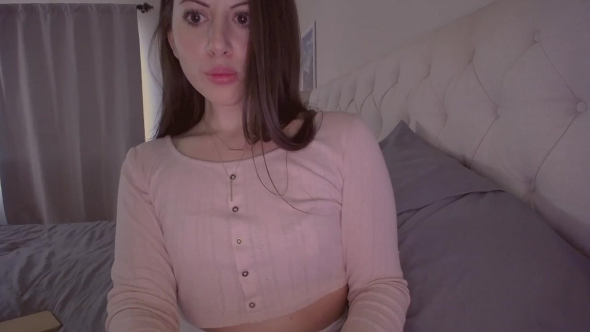 Gallery image thumbnail from Isabelle's myfreecams stream on, 08/21/2023, 18:49 image 18 of 20