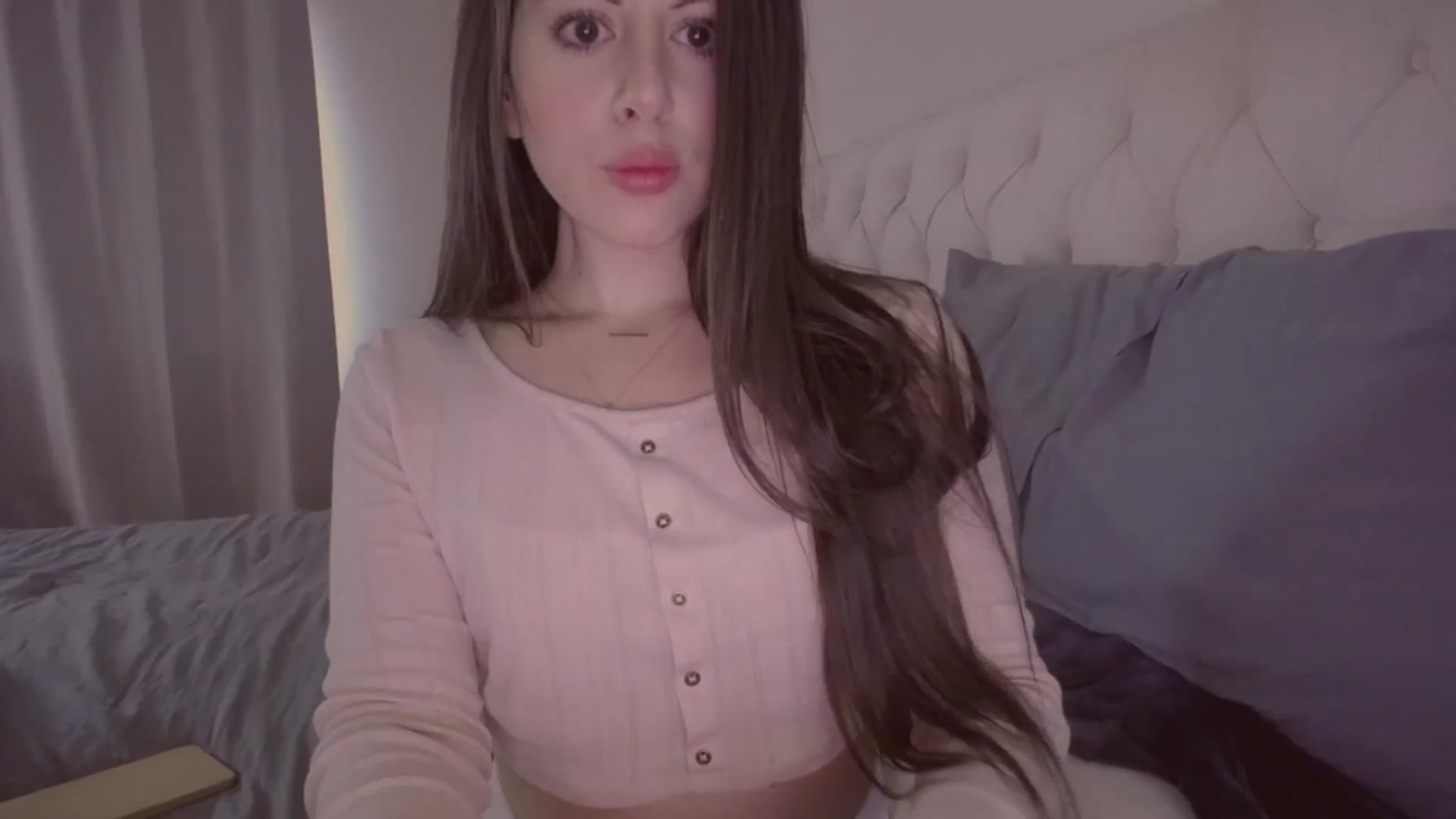 Gallery image thumbnail from Isabelle's myfreecams stream on, 08/21/2023, 18:49 image 5 of 20