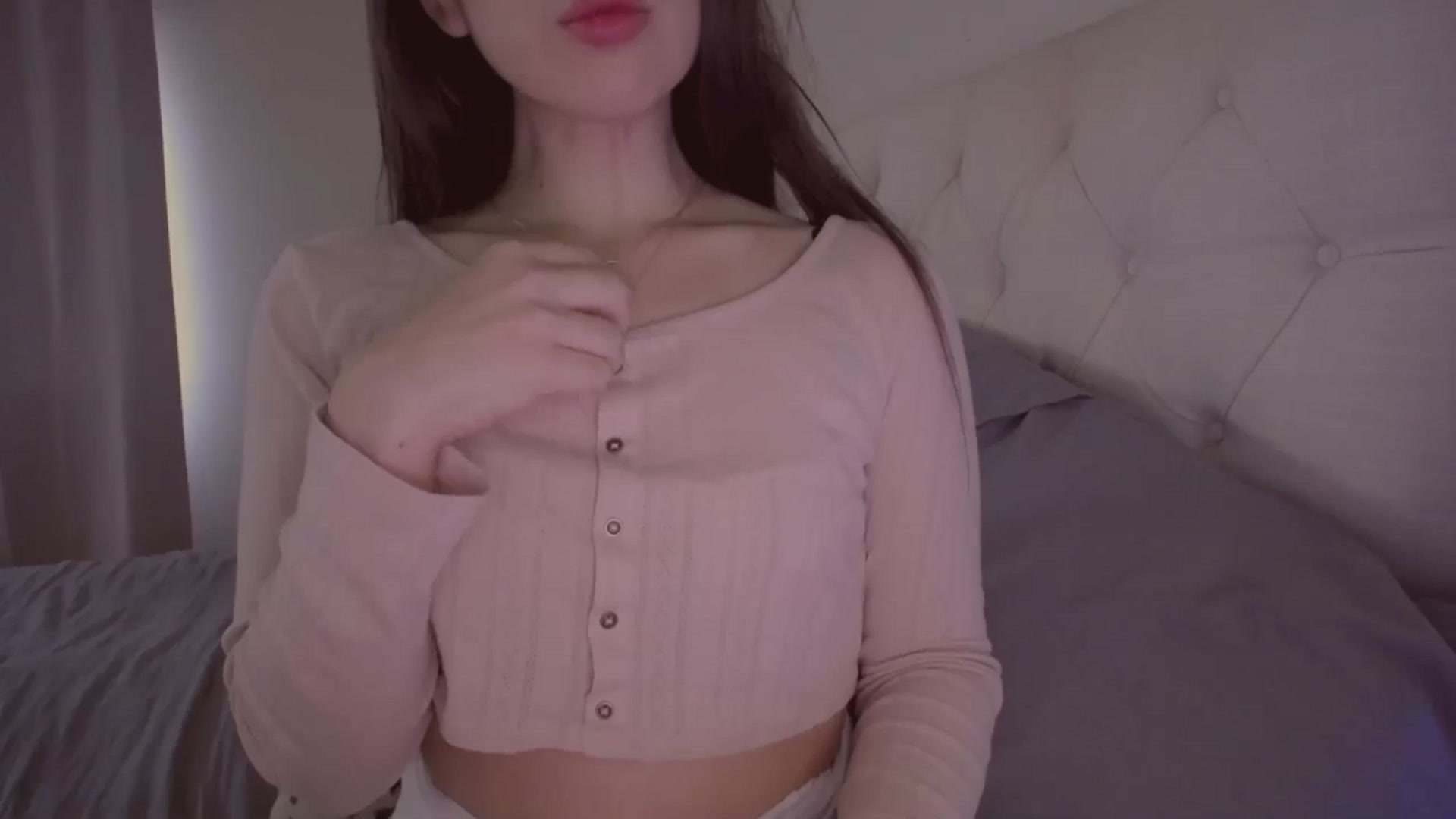 Gallery image thumbnail from Isabelle's myfreecams stream on, 08/21/2023, 18:49 image 11 of 20