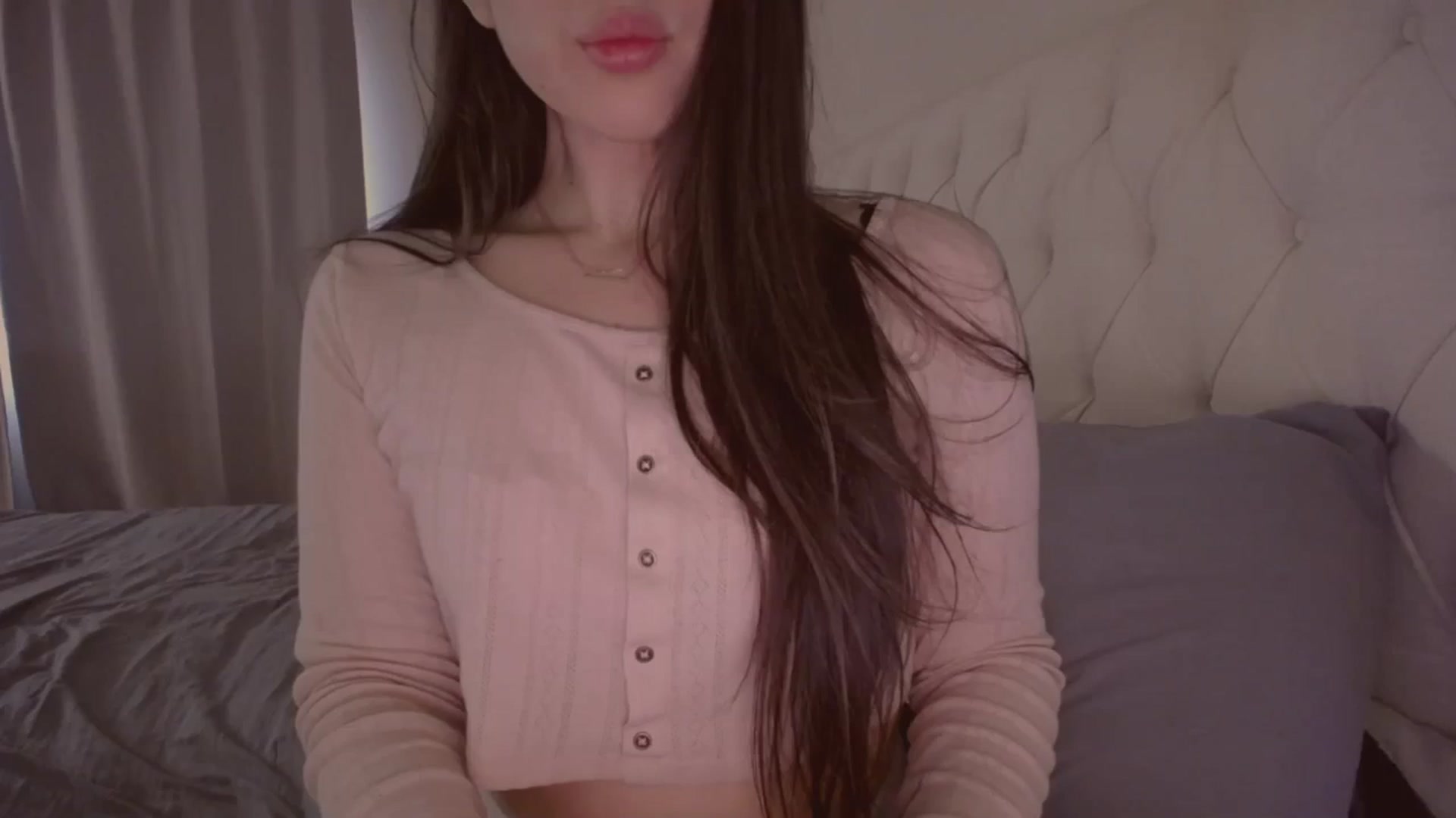 Gallery image thumbnail from Isabelle's myfreecams stream on, 08/21/2023, 20:14 image 7 of 20