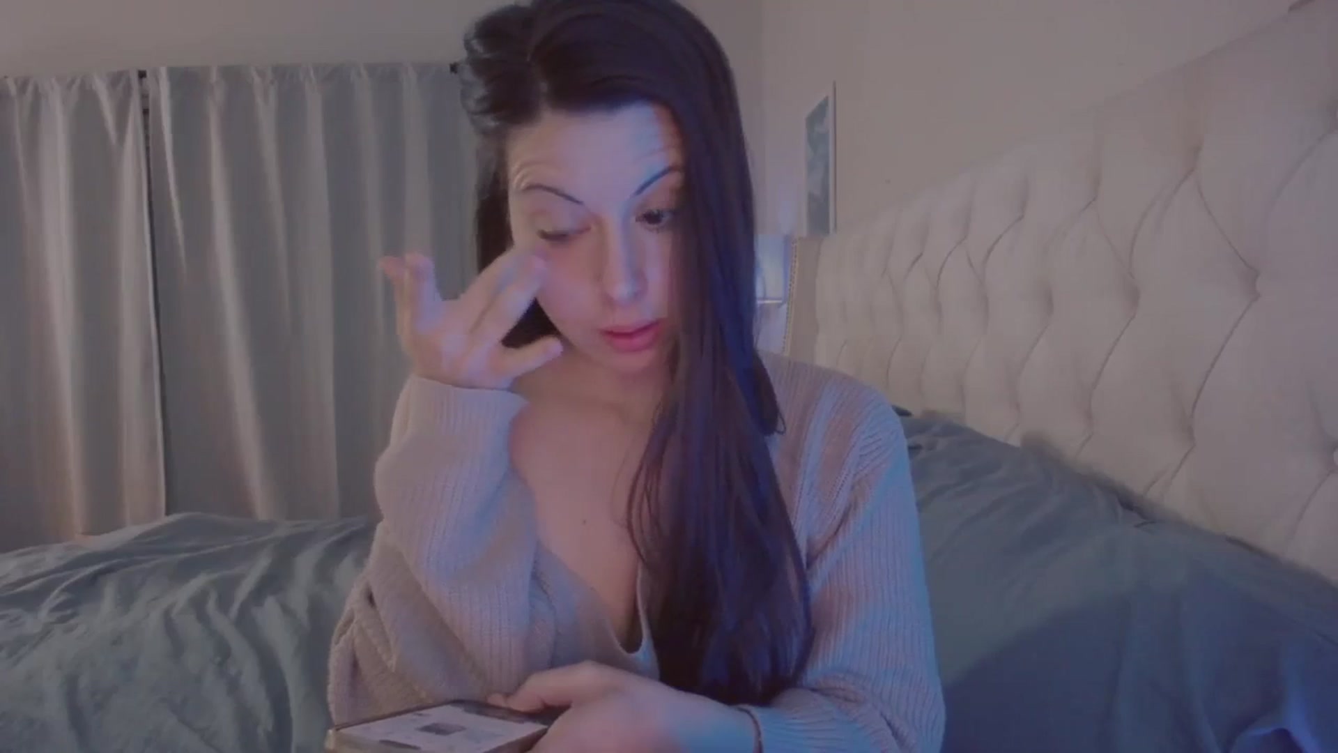 Gallery image thumbnail from Isabelle's myfreecams stream on, 08/30/2023, 06:54 image 10 of 20