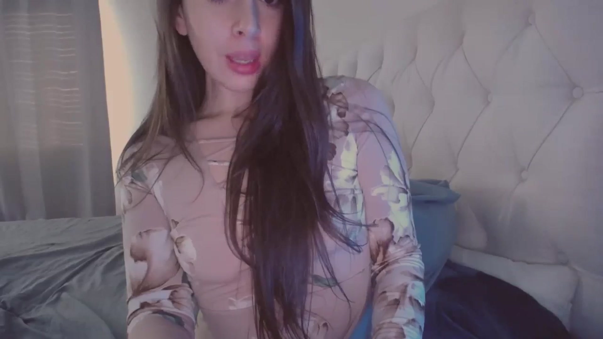 Gallery image thumbnail from Isabelle's myfreecams stream on, 09/05/2023, 23:51 image 19 of 20