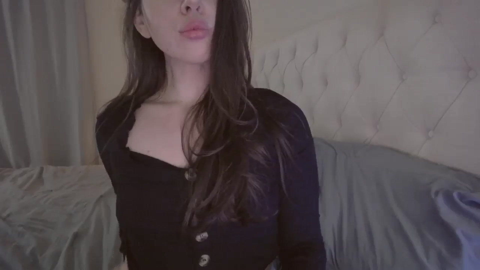 Gallery image thumbnail from Isabelle's myfreecams stream on, 09/18/2023, 05:03 image 8 of 20