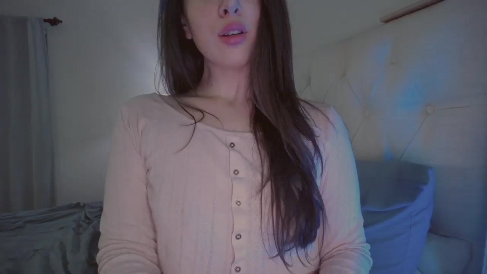 Gallery image thumbnail from Isabelle's myfreecams stream on, 12/05/2023, 07:19 image 12 of 20