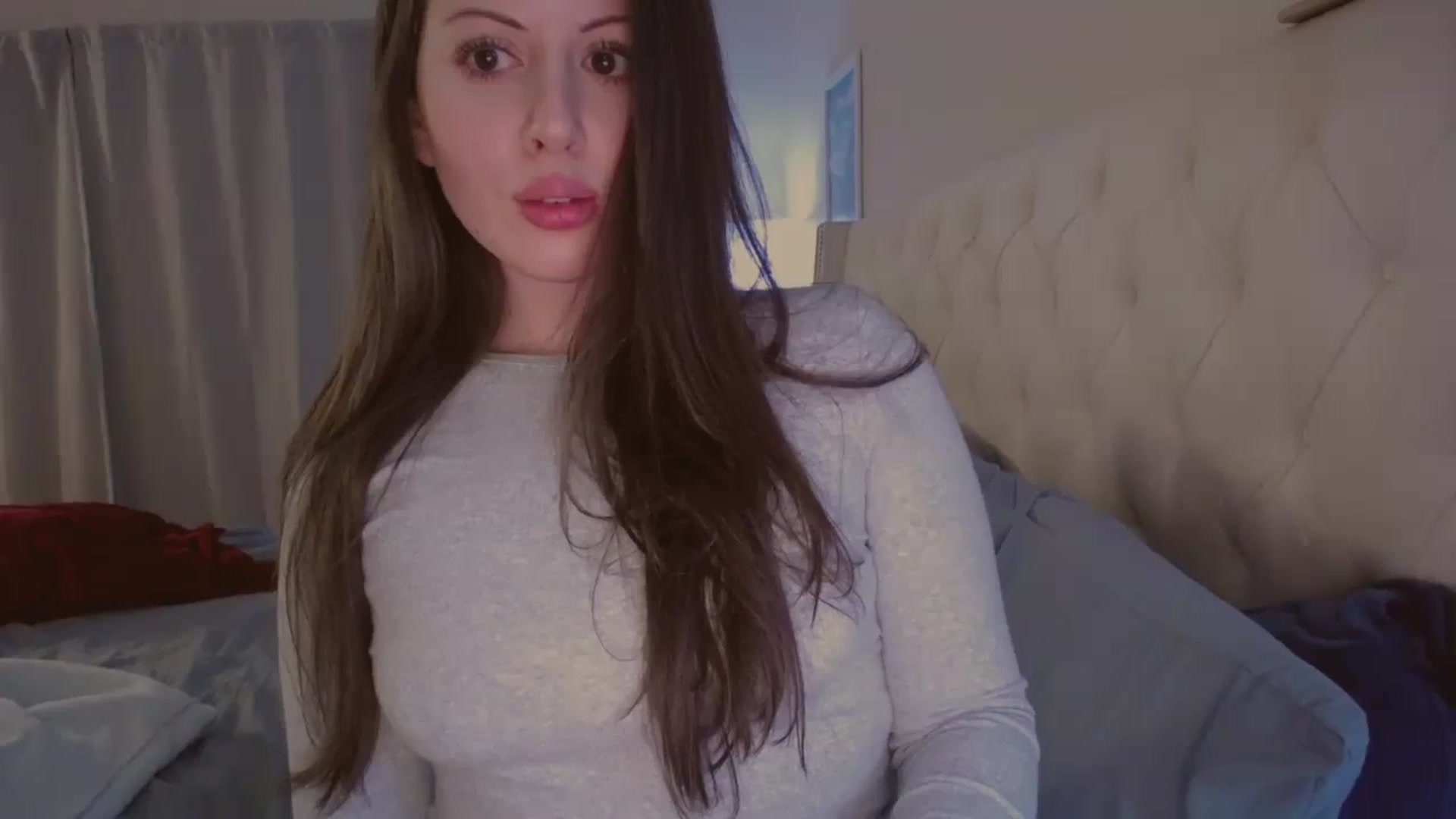 Gallery image thumbnail from Isabelle's myfreecams stream on, 12/12/2023, 04:11 image 8 of 20