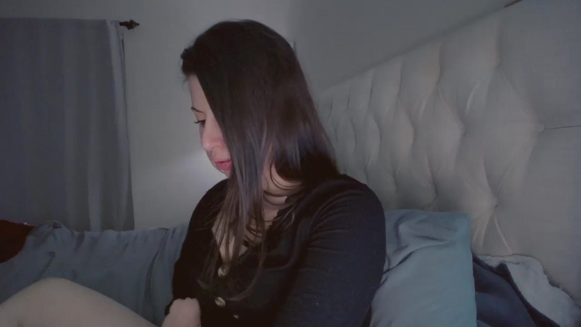 Gallery image thumbnail from Isabelle's myfreecams stream on, 12/22/2023, 07:50 image 2 of 20