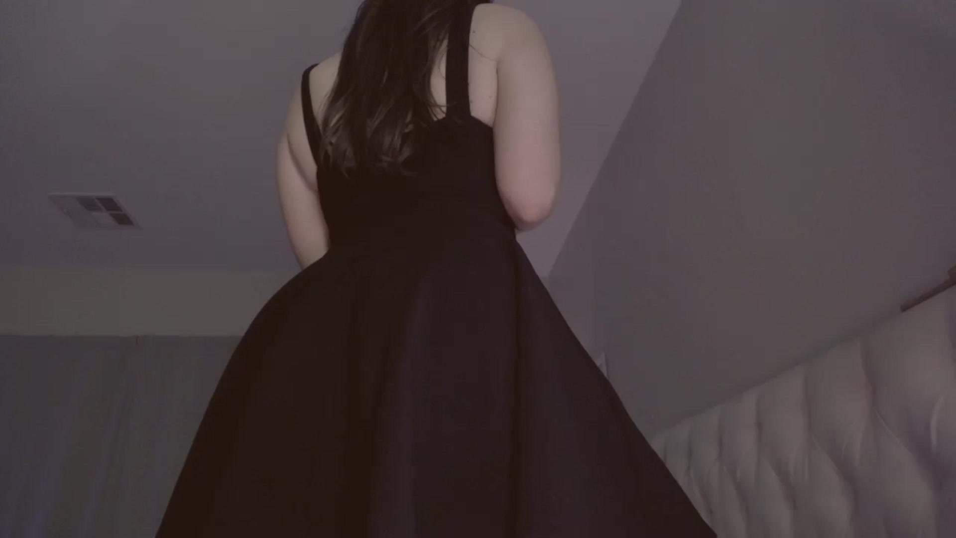 Gallery image thumbnail from Isabelle's myfreecams stream on, 12/24/2023, 04:34 image 5 of 20