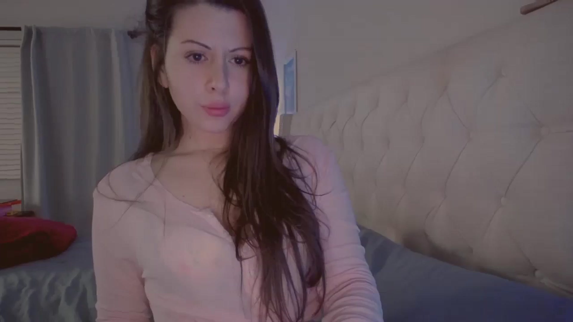 Gallery image thumbnail from Isabelle's myfreecams stream on, 01/24/2024, 06:19 image 4 of 20