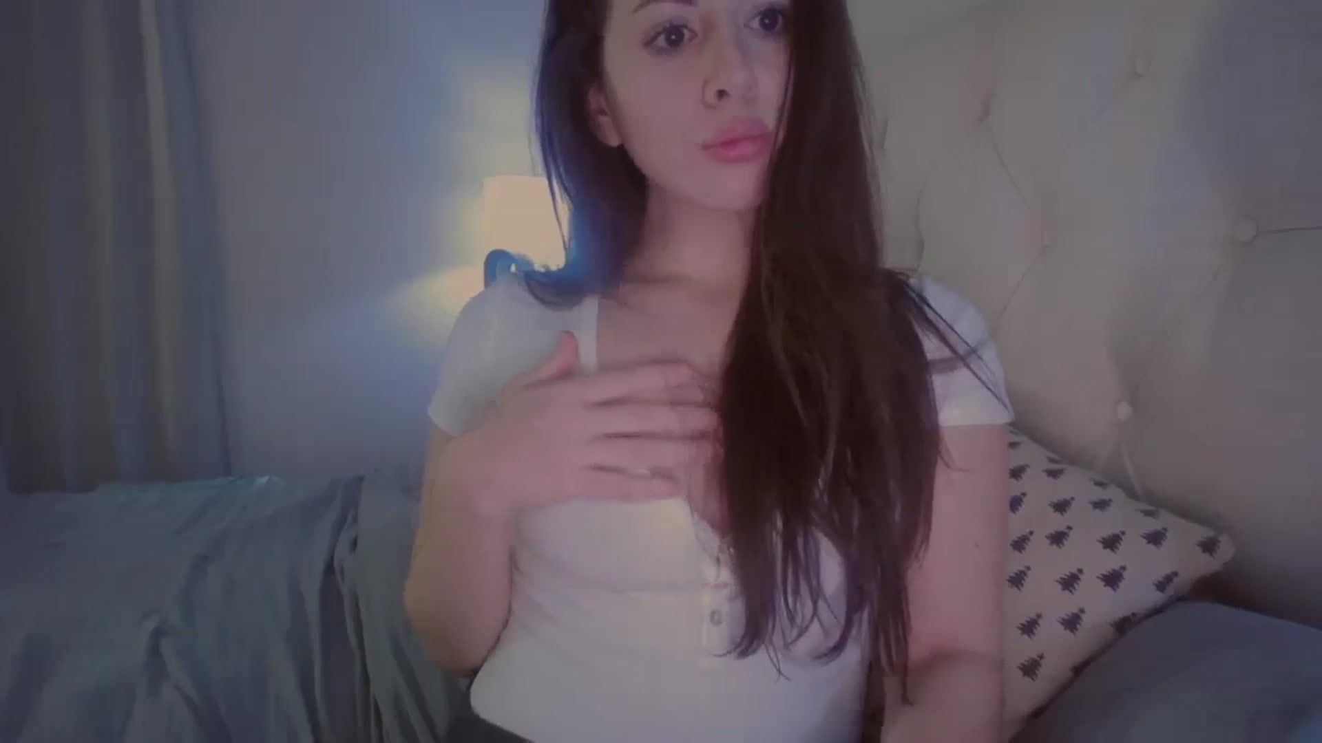 Gallery image thumbnail from Isabelle's myfreecams stream on, 01/28/2024, 07:59 image 4 of 20