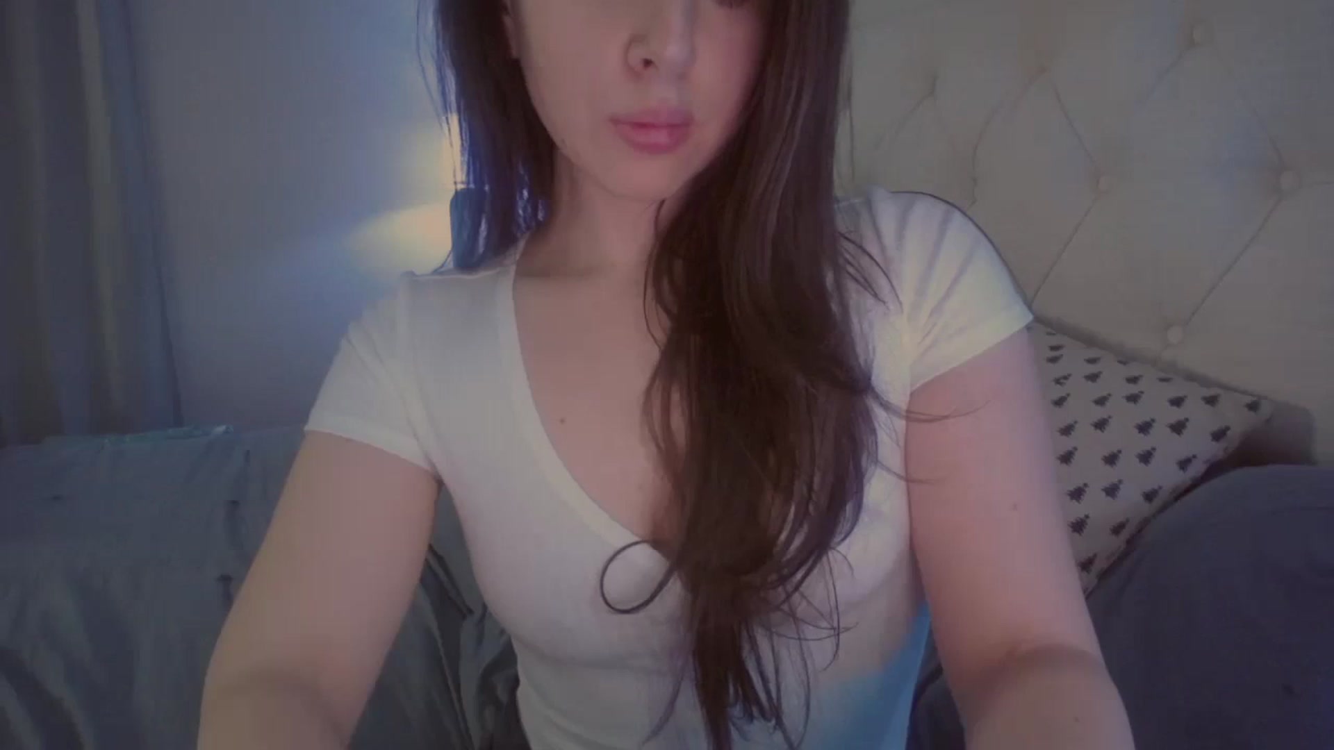 Gallery image thumbnail from Isabelle's myfreecams stream on, 01/28/2024, 07:59 image 17 of 20