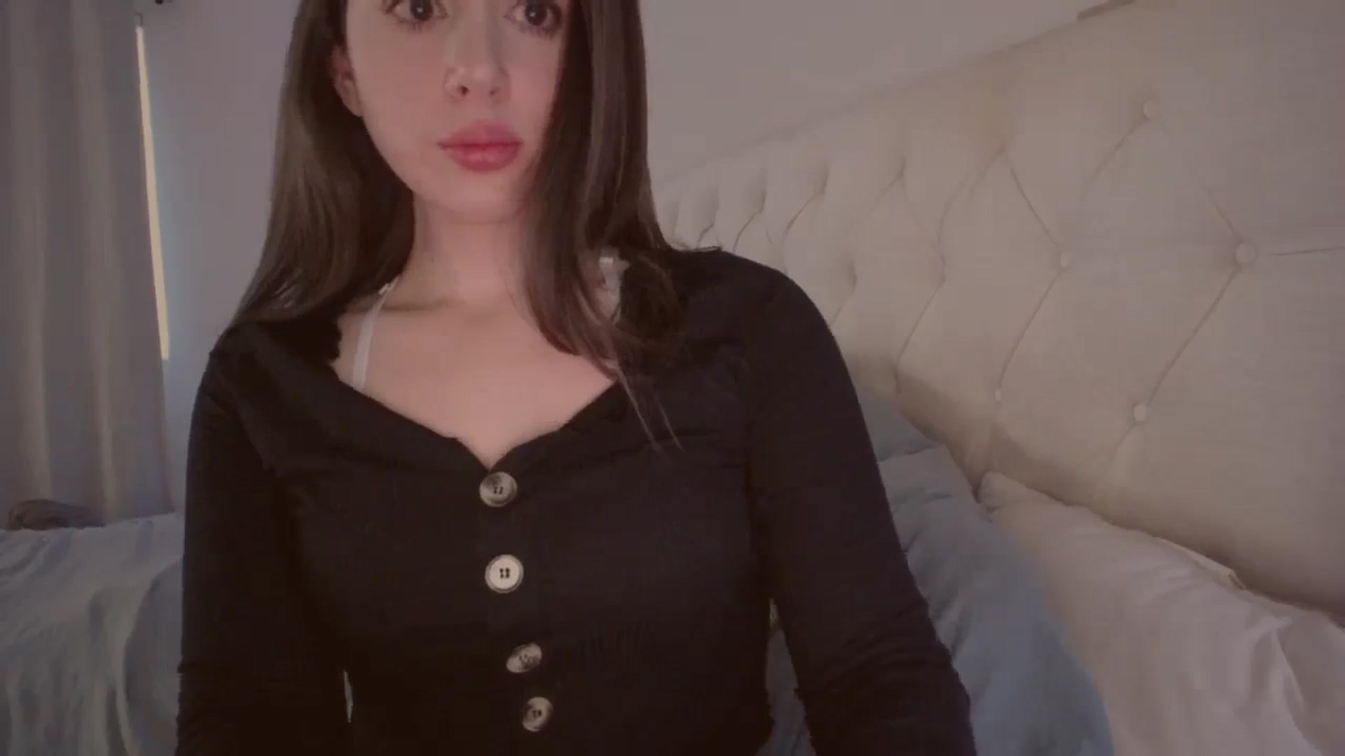Gallery image thumbnail from Isabelle's myfreecams stream on, 02/12/2024, 01:27 image 5 of 20