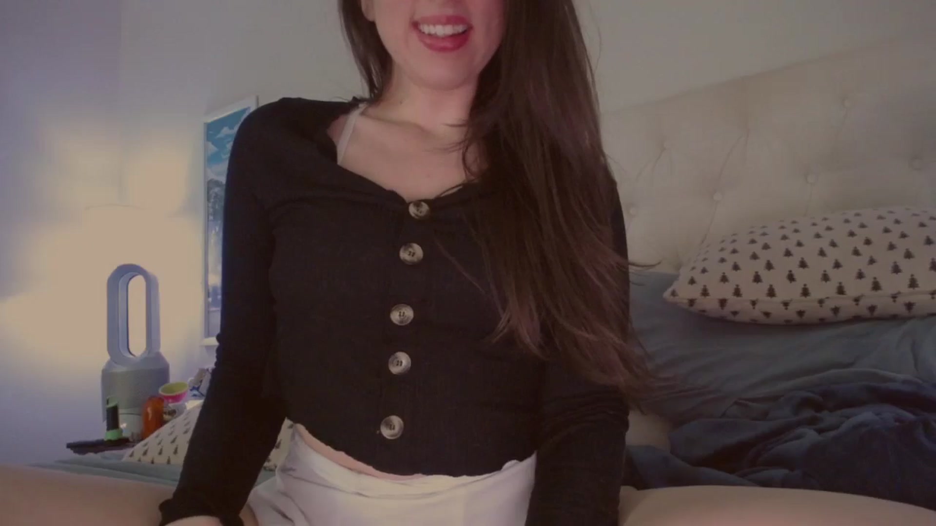 Gallery image thumbnail from Isabelle's myfreecams stream on, 02/12/2024, 01:27 image 20 of 20