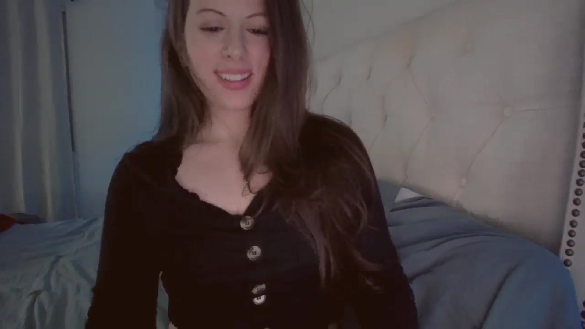 Gallery image thumbnail from Isabelle's myfreecams stream on, 02/21/2024, 06:23 image 20 of 20