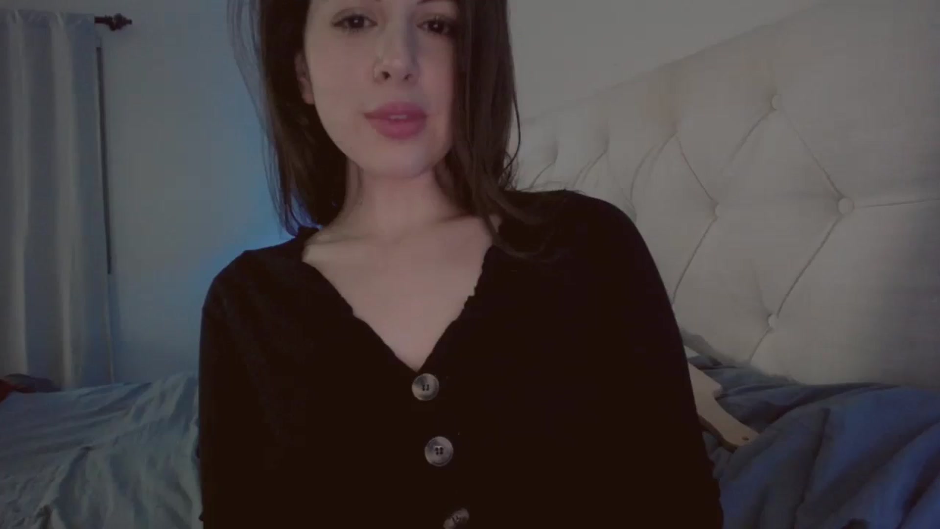 Gallery image thumbnail from Isabelle's myfreecams stream on, 02/21/2024, 06:23 image 1 of 20
