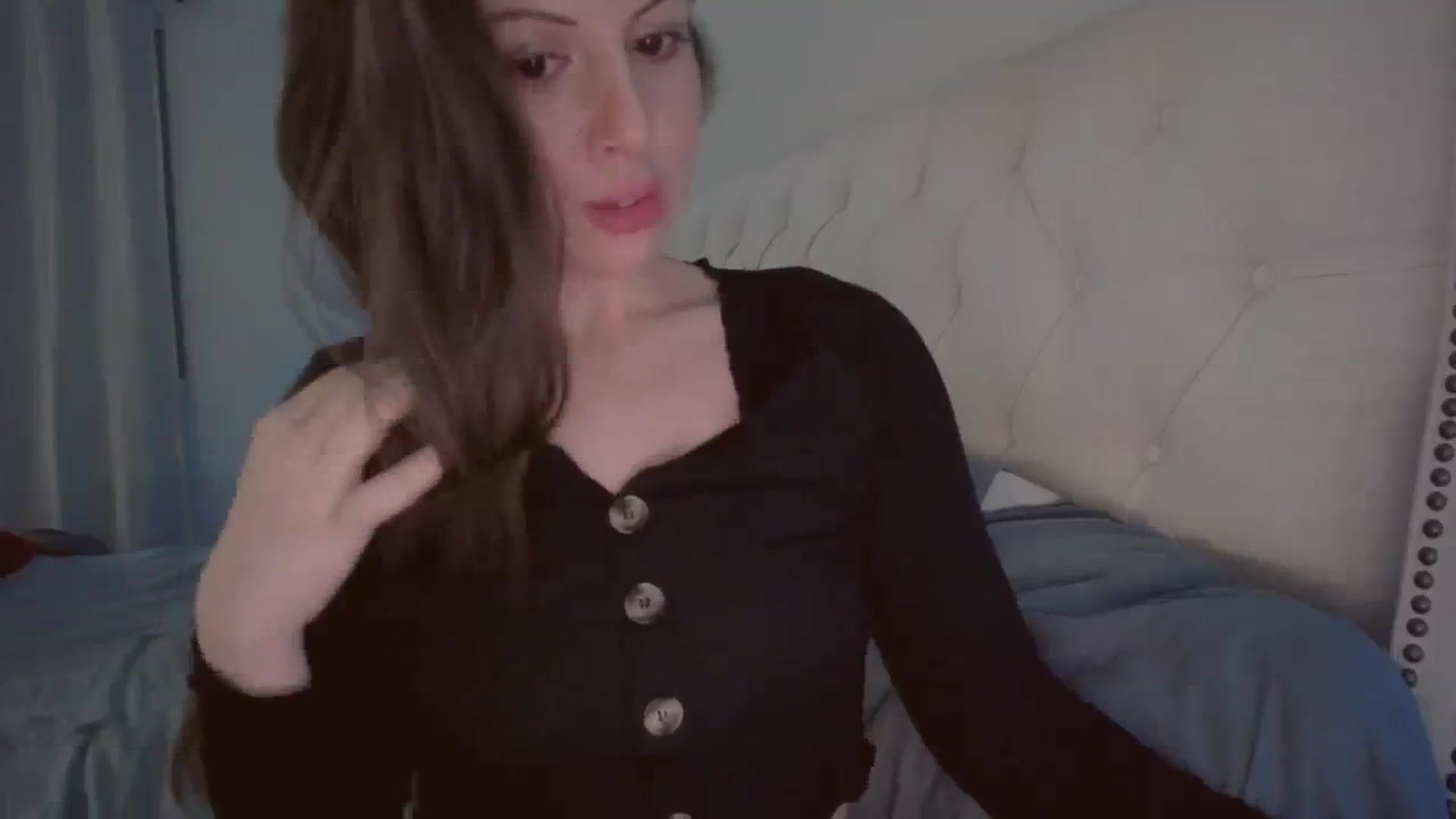 Gallery image thumbnail from Isabelle's myfreecams stream on, 02/21/2024, 06:23 image 17 of 20