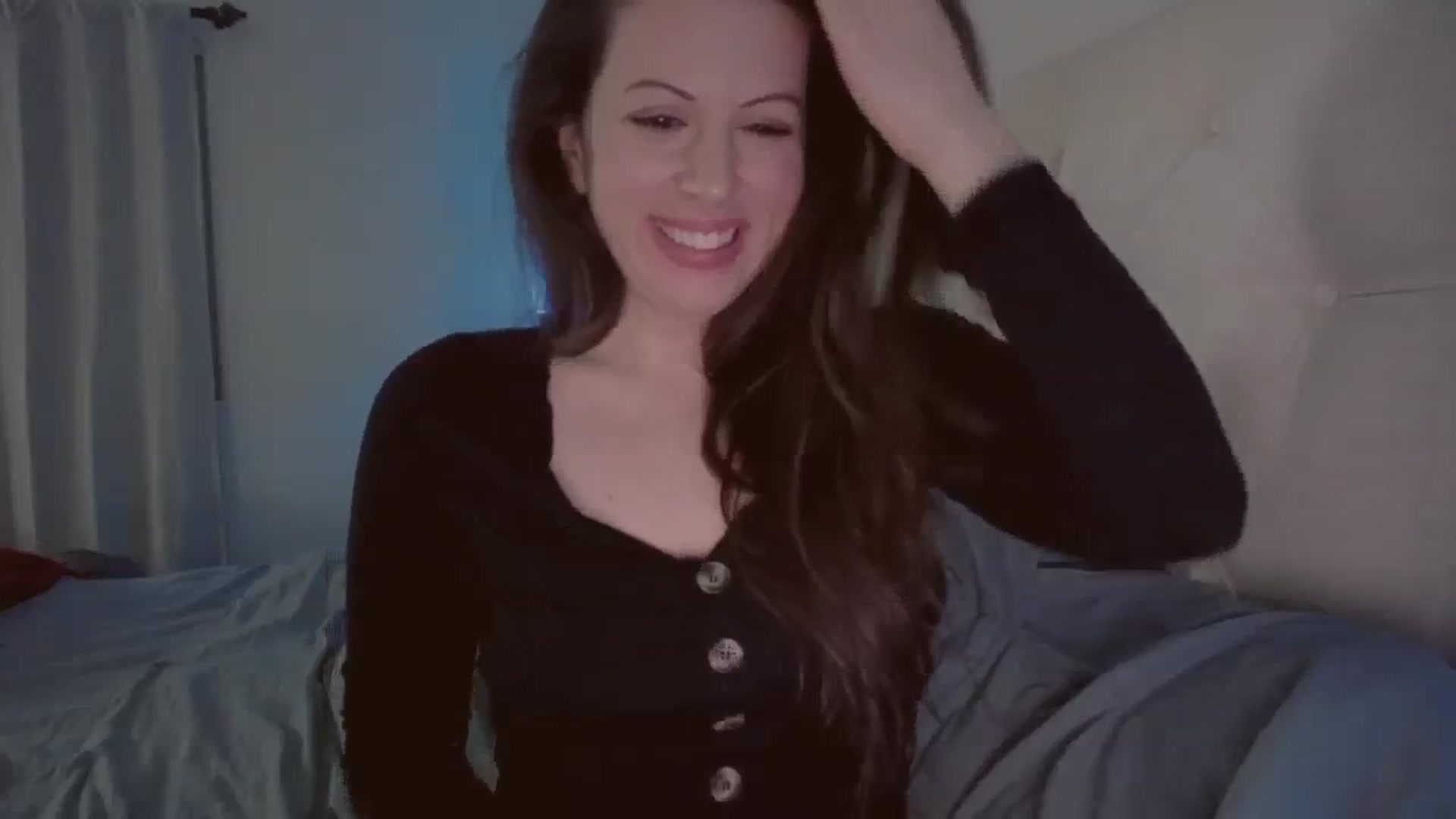 Gallery image thumbnail from Isabelle's myfreecams stream on, 02/21/2024, 06:23 image 14 of 20