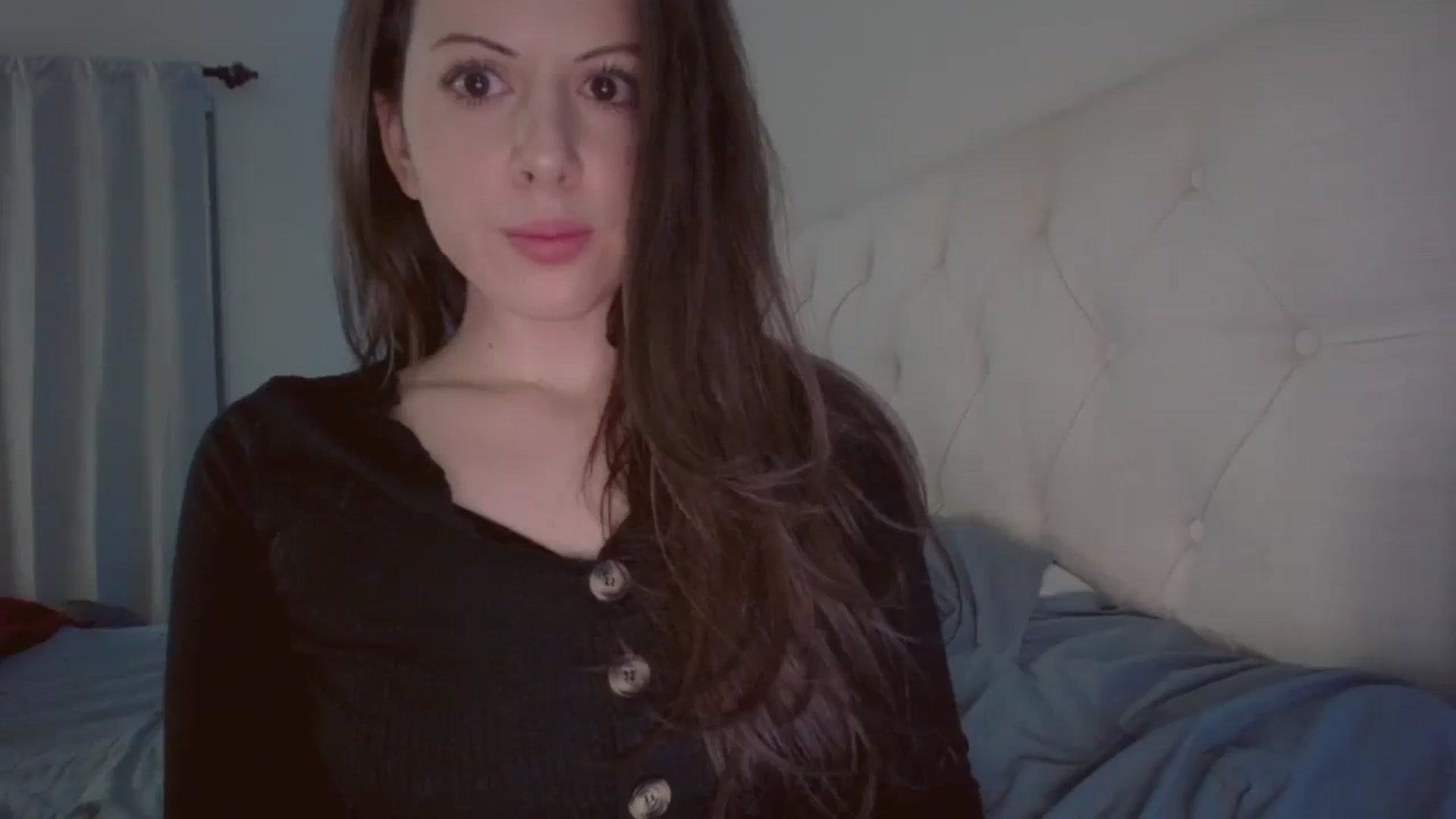 Gallery image thumbnail from Isabelle's myfreecams stream on, 02/21/2024, 06:23 image 7 of 20