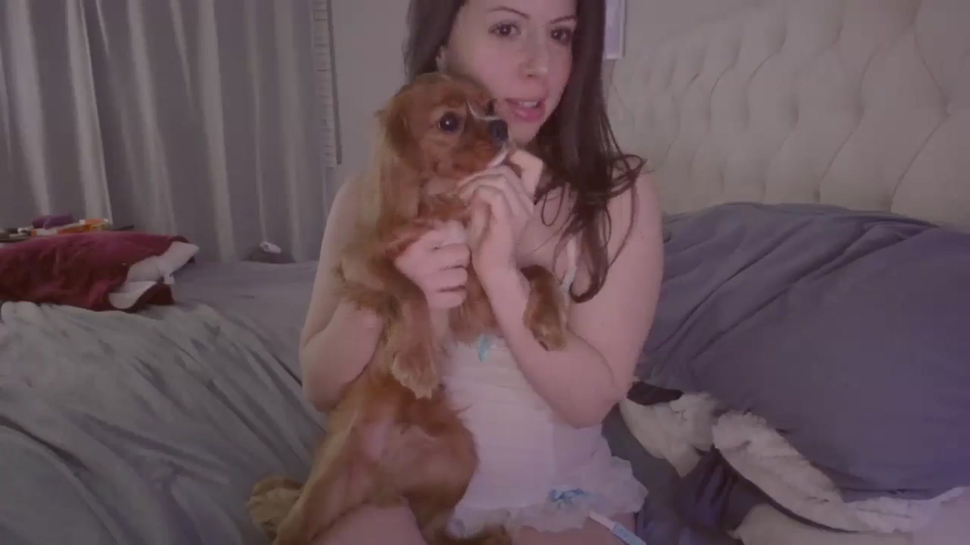 Gallery image thumbnail from Isabelle's myfreecams stream on, 03/08/2024, 07:52 image 8 of 20