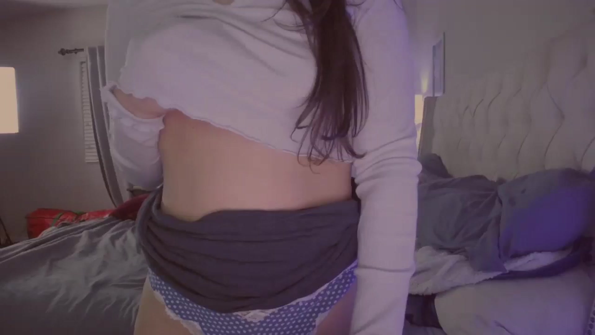 Gallery image thumbnail from Isabelle's myfreecams stream on, 03/11/2024, 05:27 image 10 of 20
