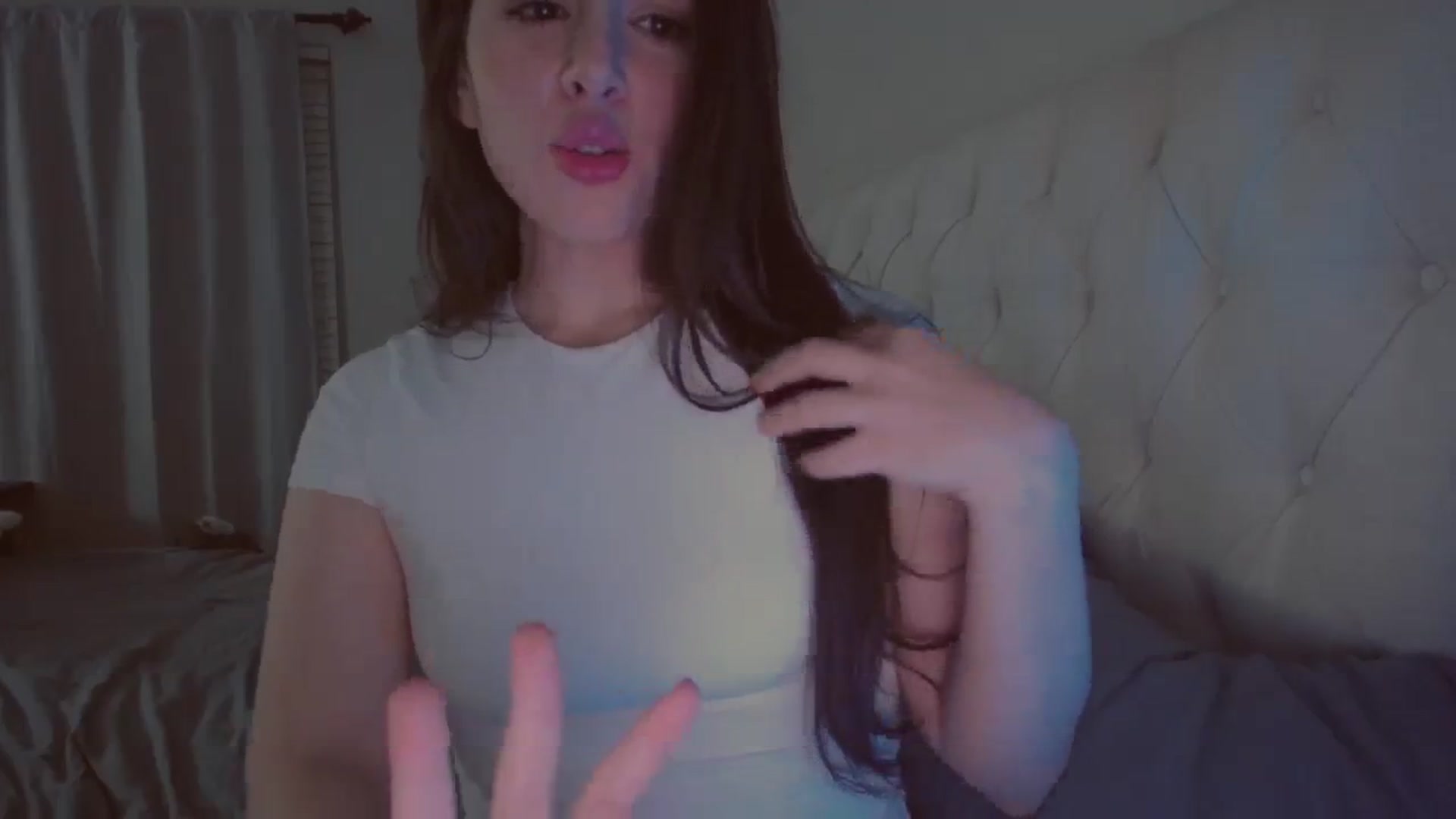 Gallery image thumbnail from Isabelle's myfreecams stream on, 03/13/2024, 05:18 image 3 of 20