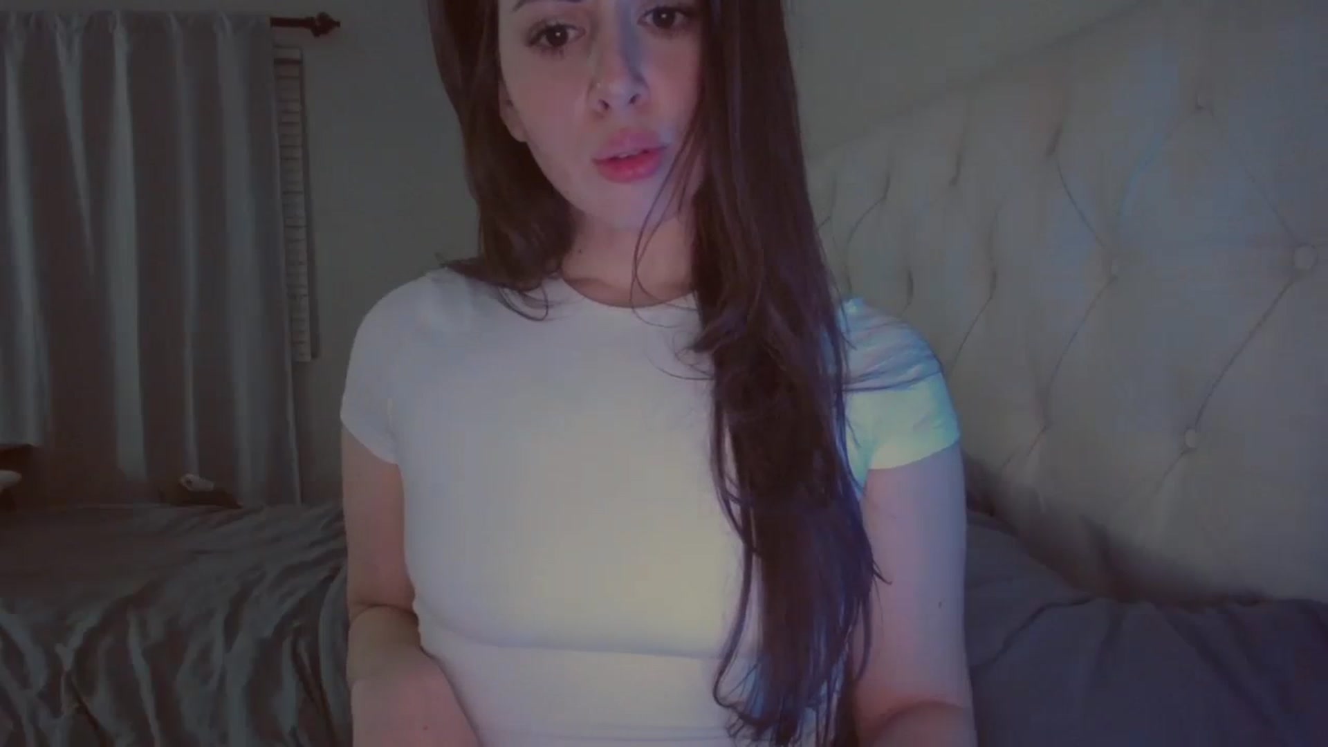 Gallery image thumbnail from Isabelle's myfreecams stream on, 03/13/2024, 05:18 image 4 of 20