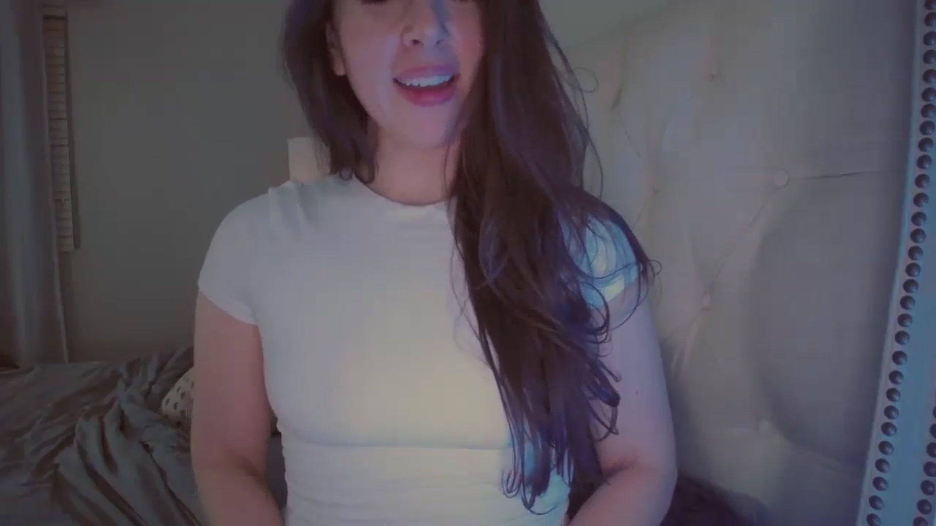 Gallery image thumbnail from Isabelle's myfreecams stream on, 03/13/2024, 06:46 image 3 of 20