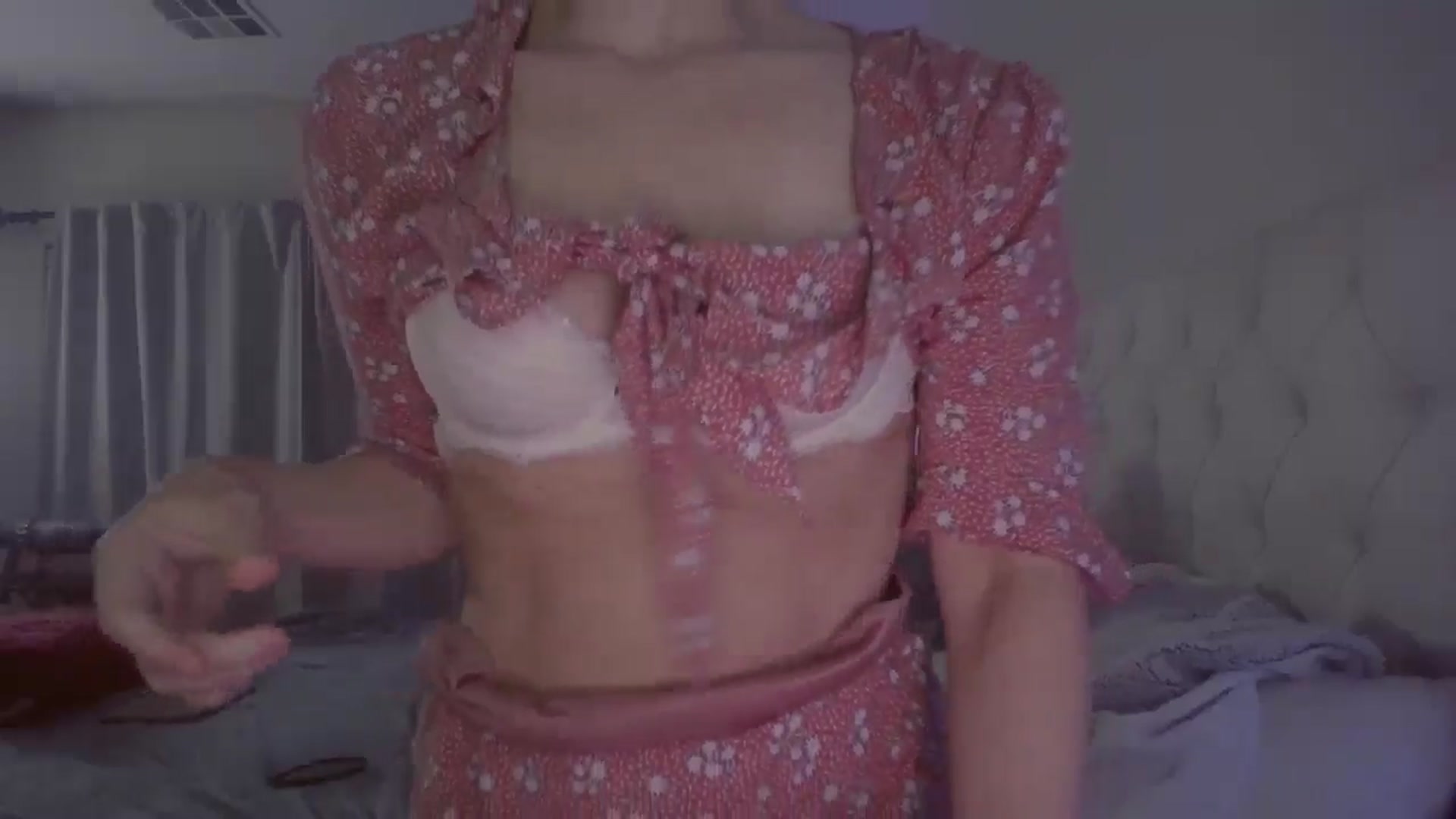 Gallery image thumbnail from Isabelle's myfreecams stream on, 04/16/2024, 06:05 image 10 of 20