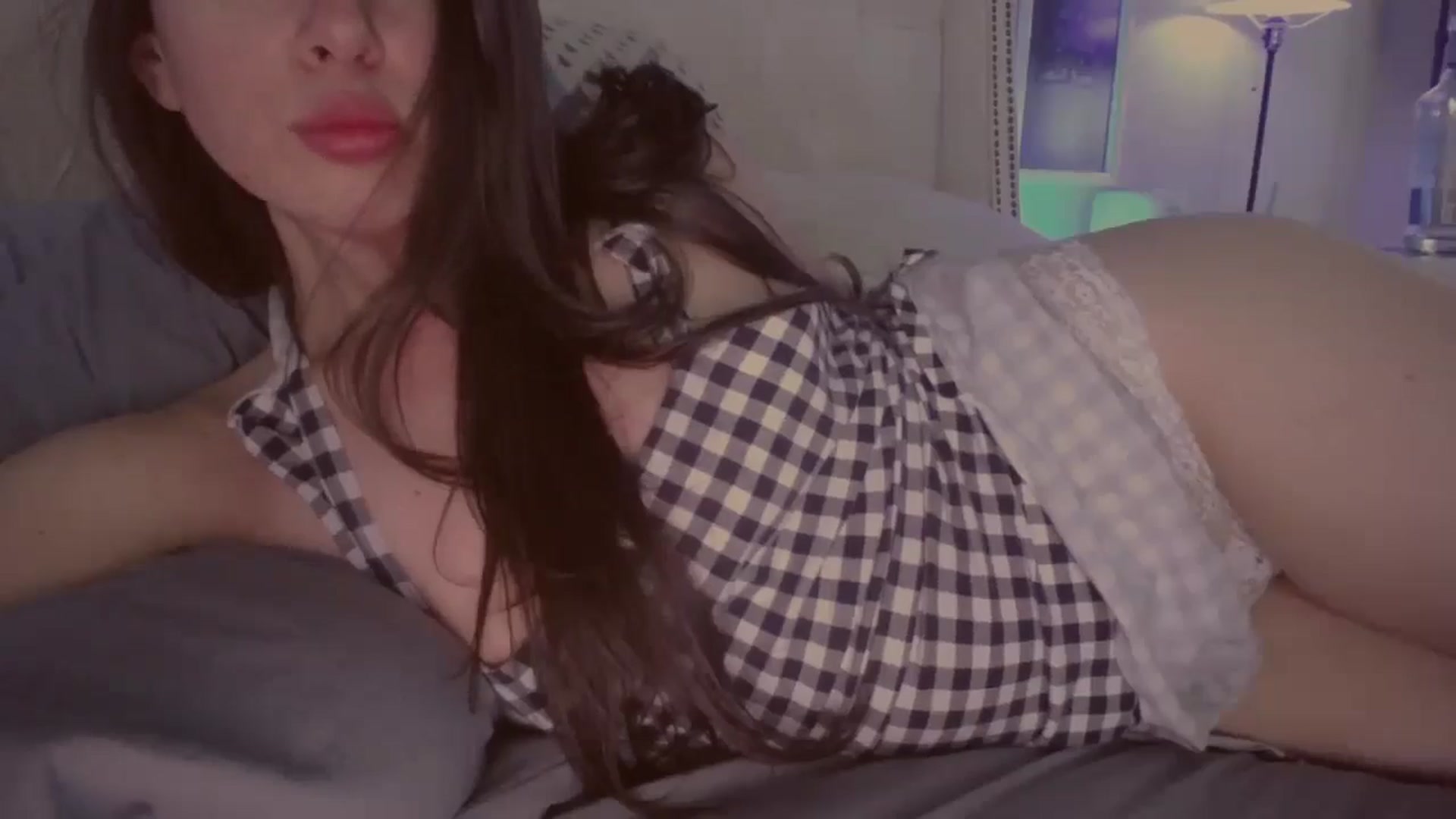 Gallery image thumbnail from Isabelle's myfreecams stream on, 04/28/2024, 07:49 image 11 of 20