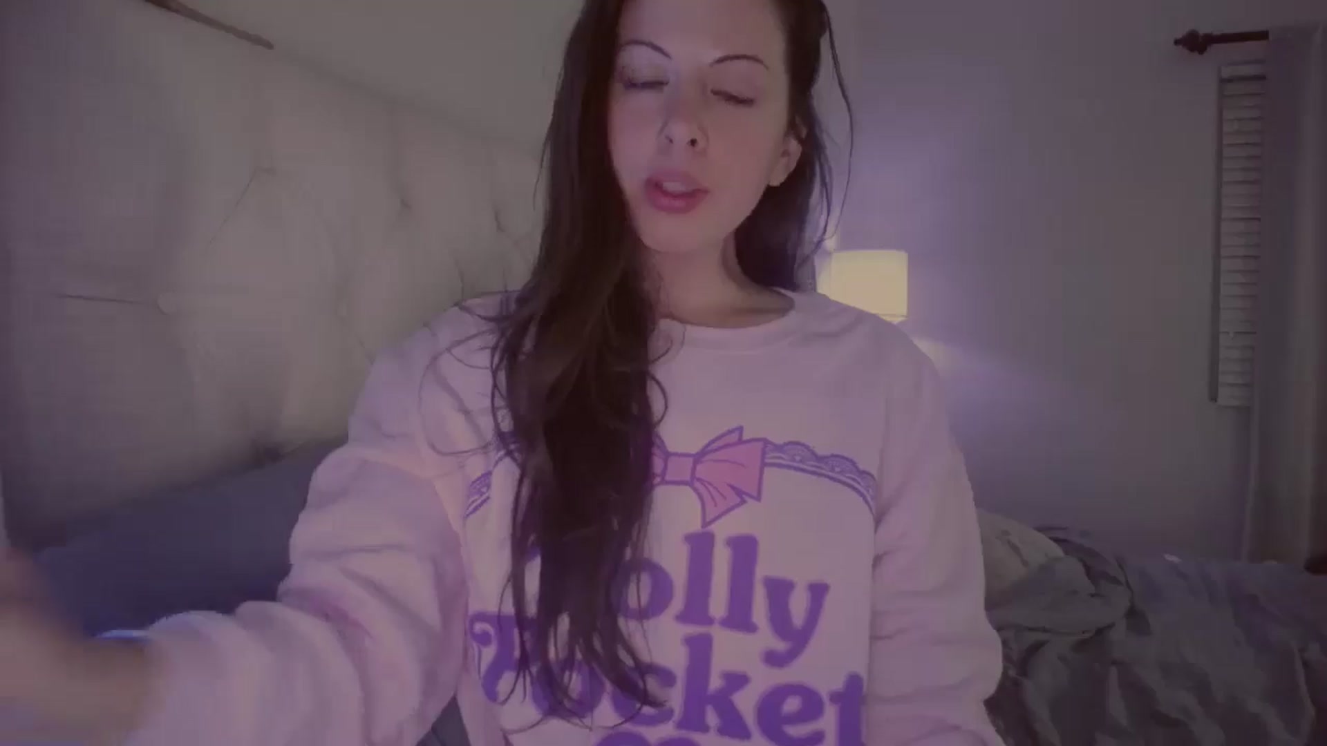 Gallery image thumbnail from Isabelle's myfreecams stream on, 04/29/2024, 06:21 image 13 of 20
