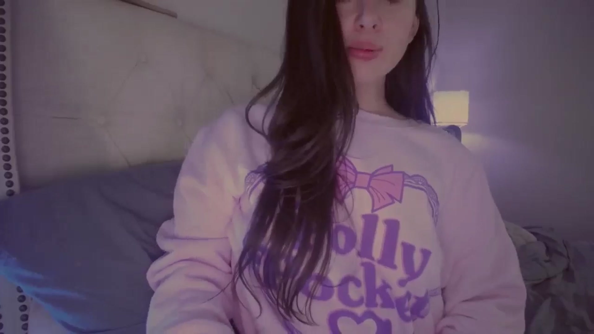 Gallery image thumbnail from Isabelle's myfreecams stream on, 04/29/2024, 06:21 image 3 of 20