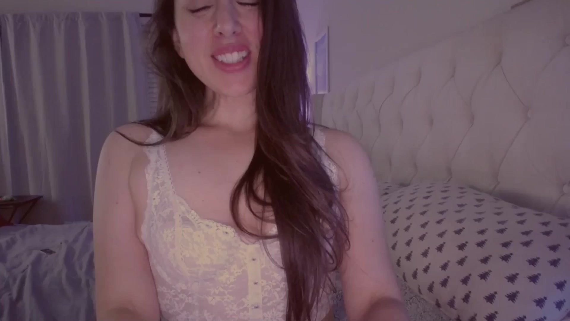 Gallery image thumbnail from Isabelle's myfreecams stream on, 05/08/2024, 04:15 image 15 of 20
