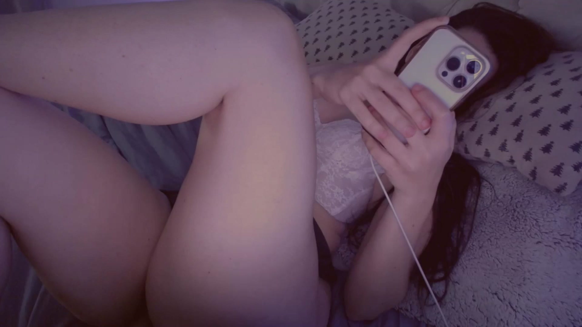 Gallery image thumbnail from Isabelle's myfreecams stream on, 05/08/2024, 04:27 image 10 of 20