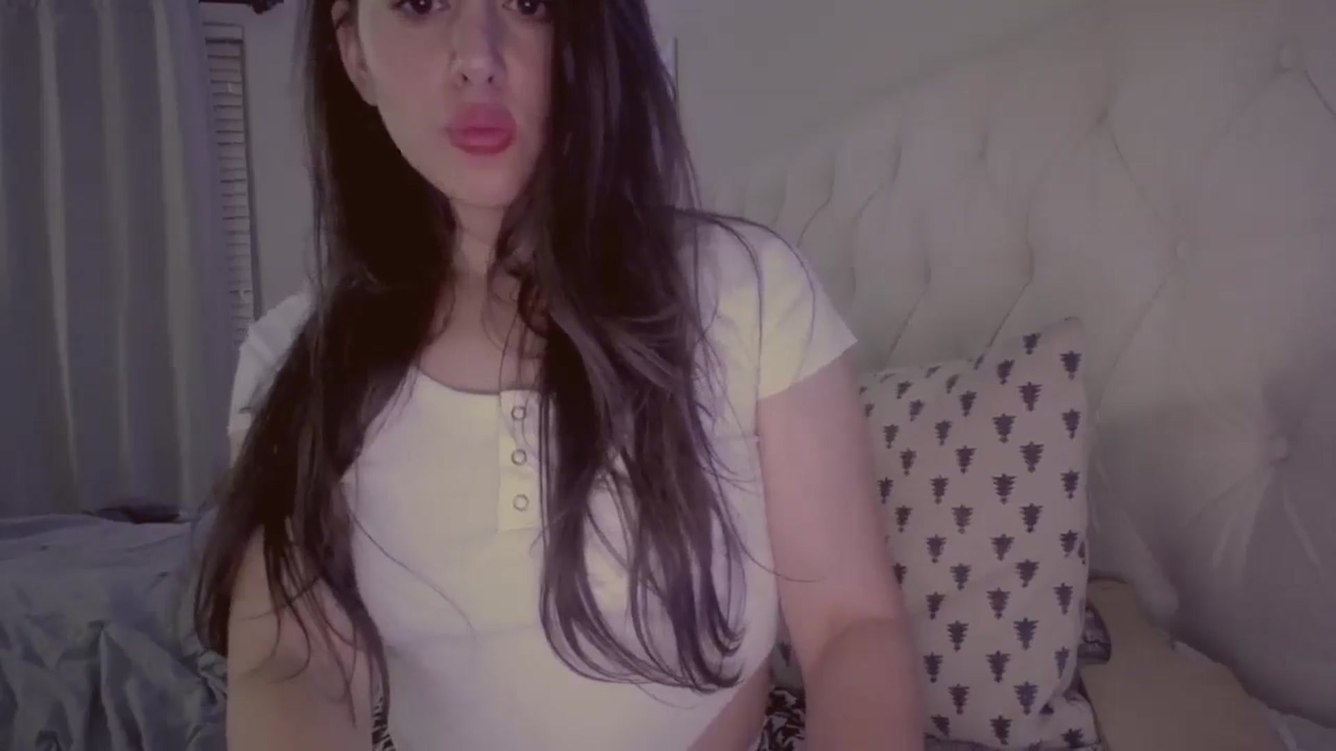 Gallery image thumbnail from Isabelle's myfreecams stream on, 05/10/2024, 05:39 image 5 of 20