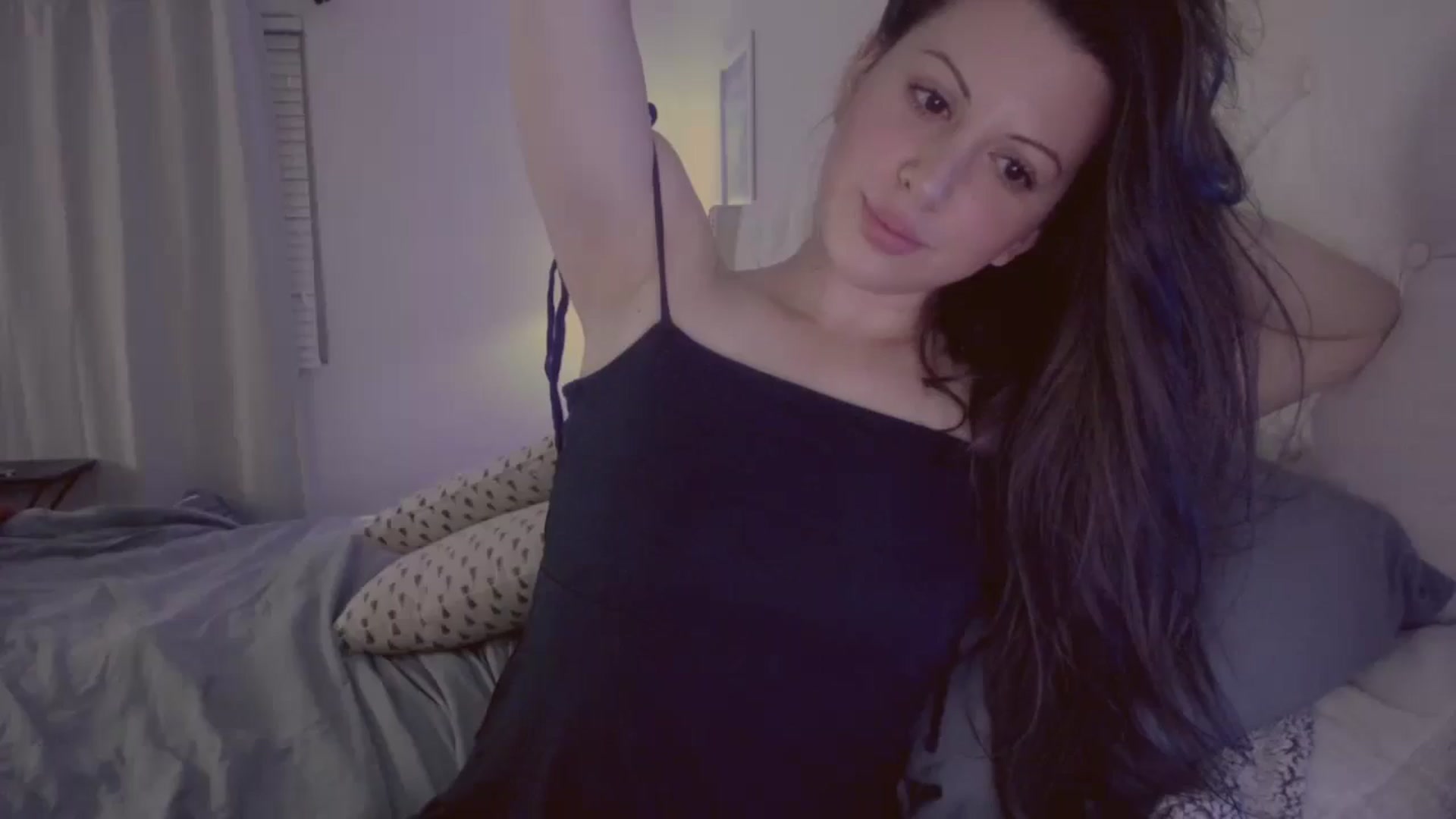 Gallery image thumbnail from Isabelle's myfreecams stream on, 05/13/2024, 05:42 image 14 of 20