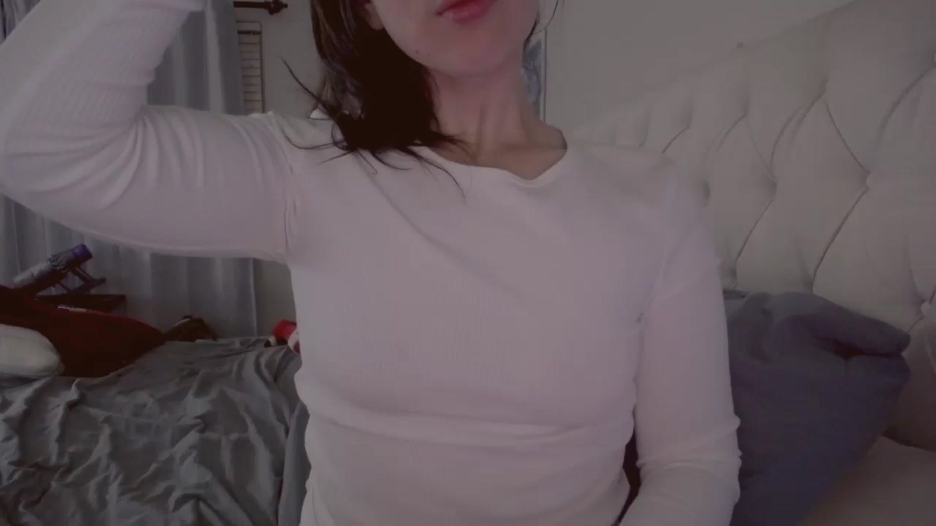 Gallery image thumbnail from Isabelle's myfreecams stream on, 05/14/2024, 04:12 image 10 of 20