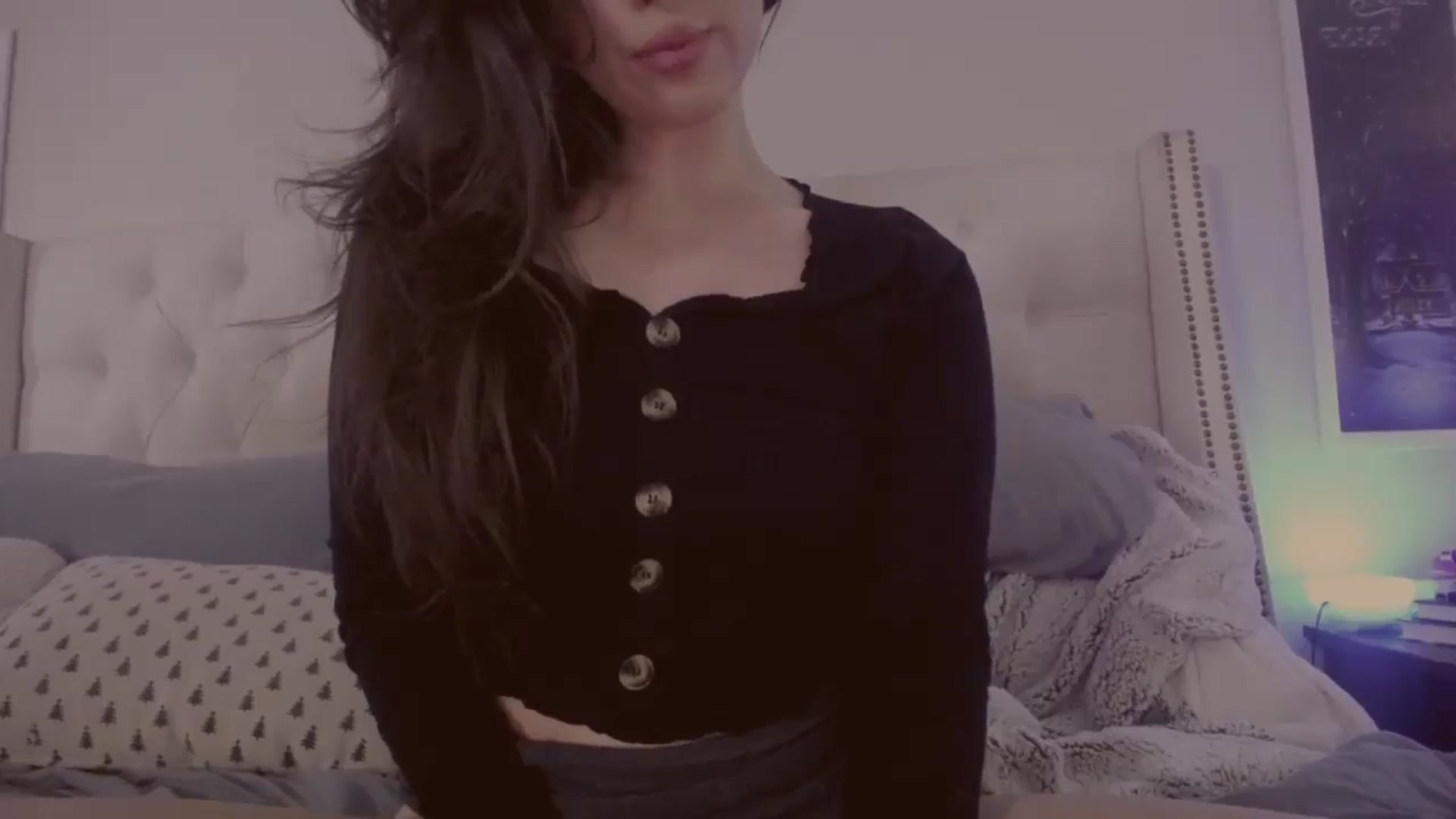 Gallery image thumbnail from Isabelle's myfreecams stream on, 05/21/2024, 21:38 image 8 of 20
