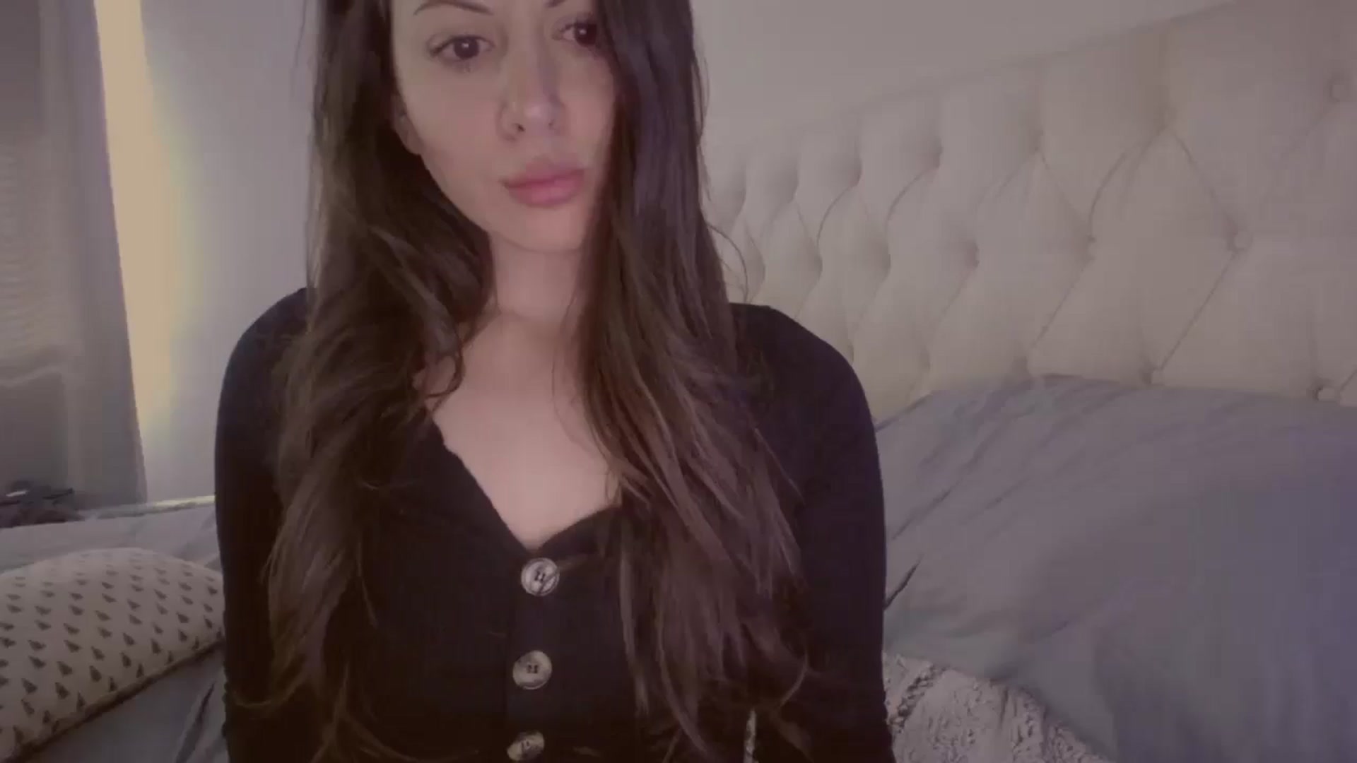 Gallery image thumbnail from Isabelle's myfreecams stream on, 05/21/2024, 21:38 image 20 of 20